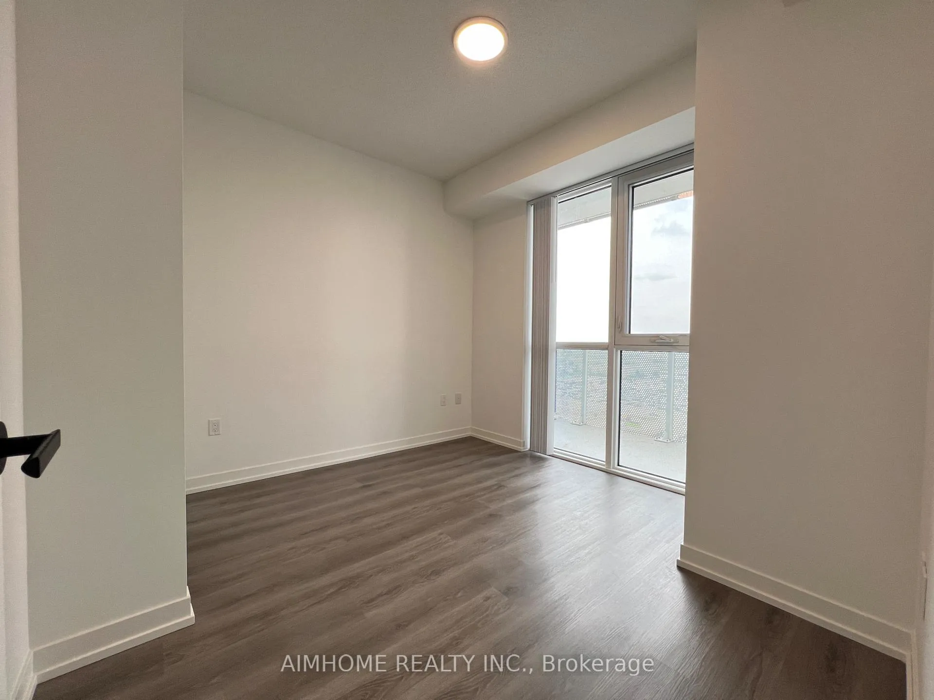 Photo 17 of Unit 1101, 28 Interchange Way, Vaughan, Vaughan Corporate Centre — HOMEH