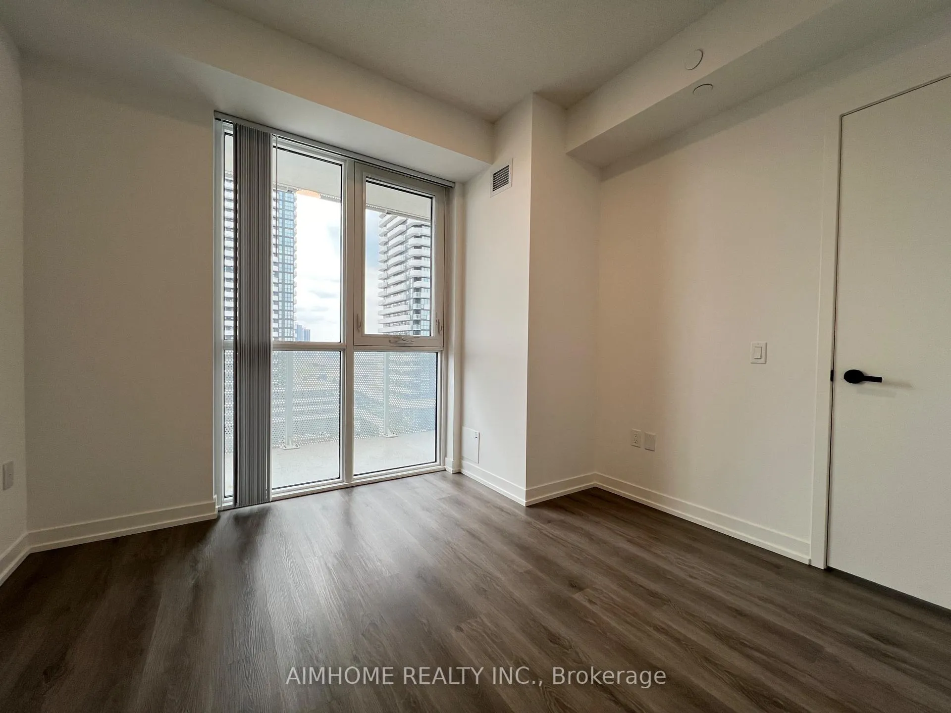 Photo 19 of Unit 1101, 28 Interchange Way, Vaughan, Vaughan Corporate Centre — HOMEH