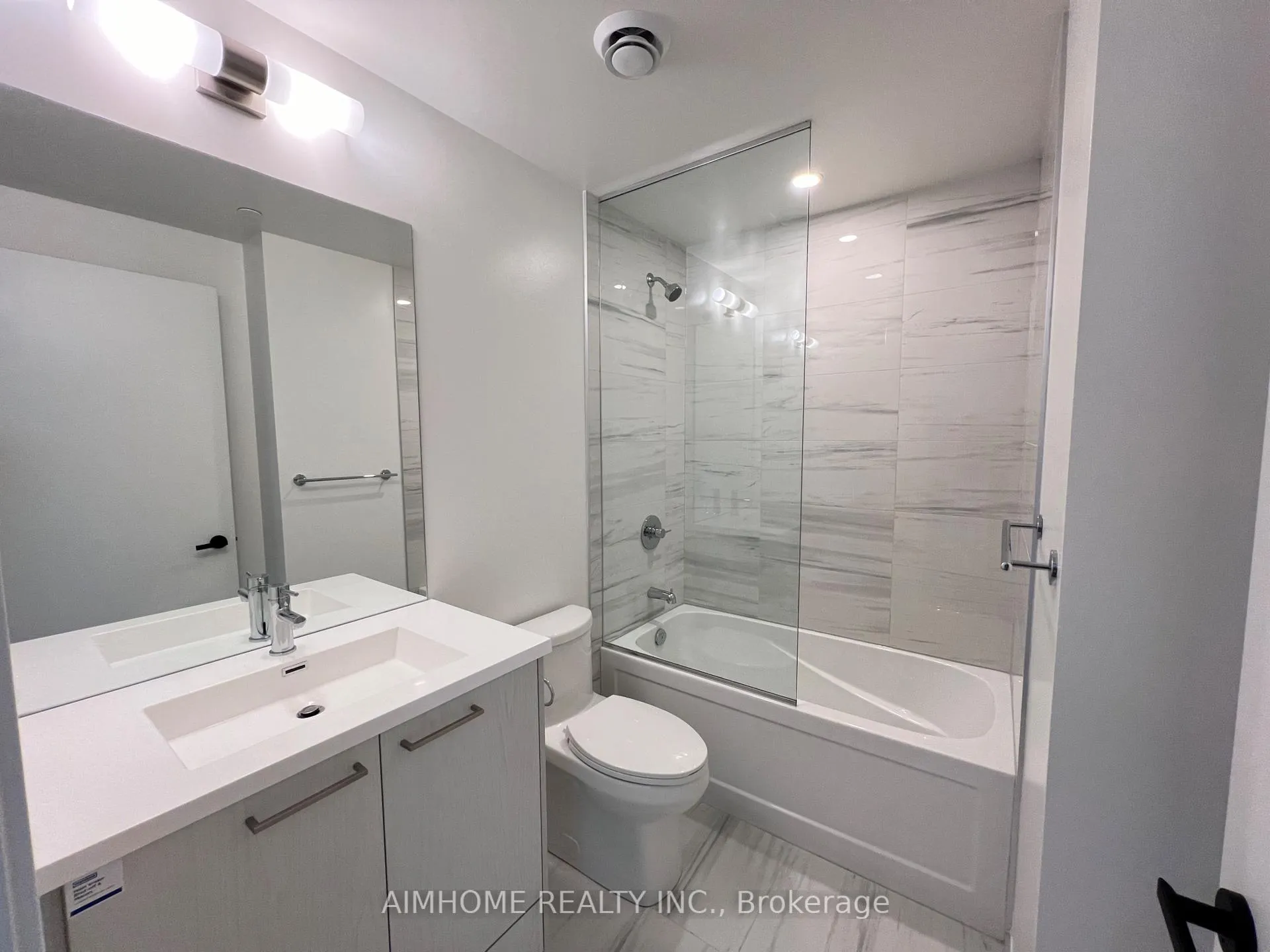 Photo 23 of Unit 1101, 28 Interchange Way, Vaughan, Vaughan Corporate Centre — HOMEH