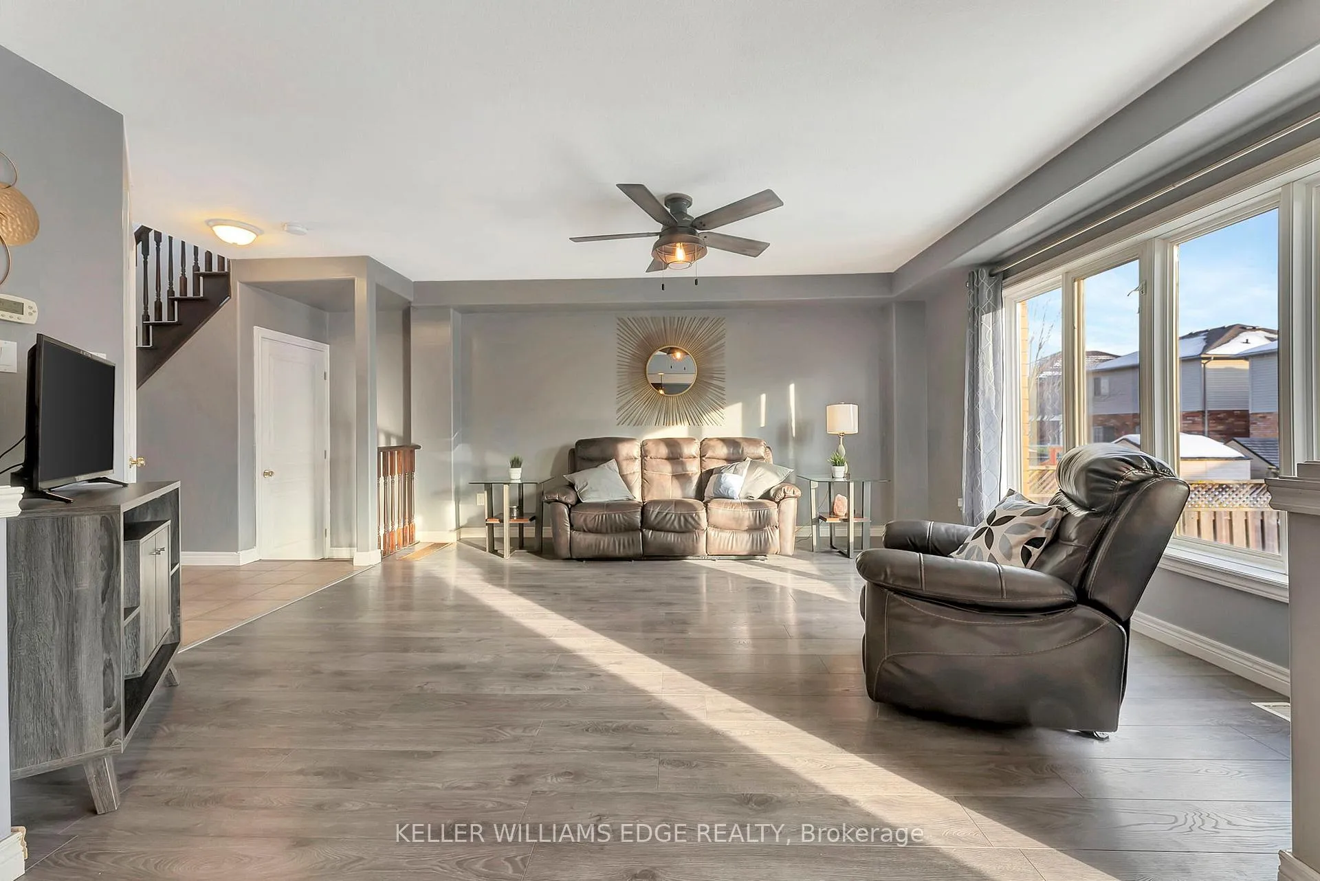 Photo 4 of 20 Donald Bell Drive, Hamilton, Binbrook — HOMEH
