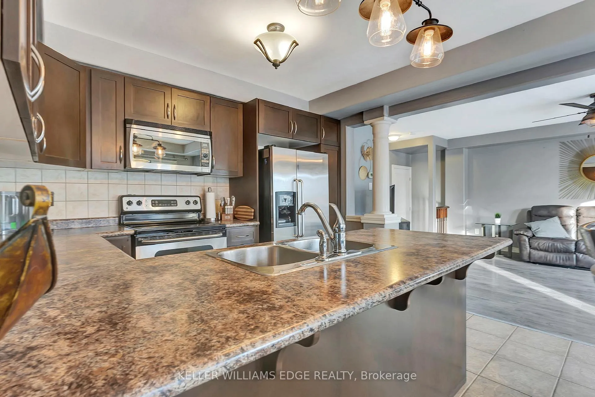 Photo 7 of 20 Donald Bell Drive, Hamilton, Binbrook — HOMEH