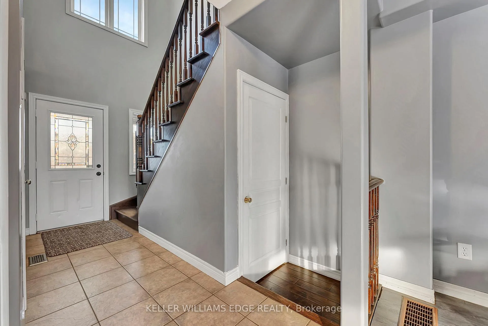 Photo 10 of 20 Donald Bell Drive, Hamilton, Binbrook — HOMEH