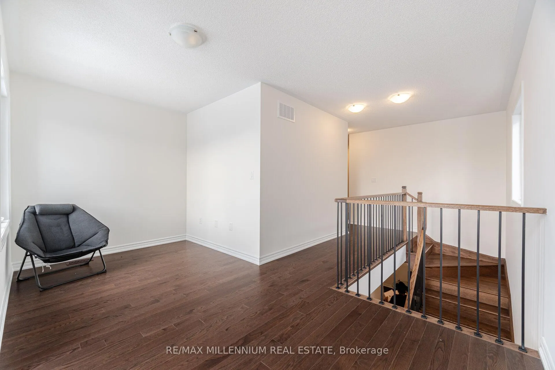 Photo 21 of 71 Gemini Drive, Barrie, Rural Barrie Southeast — HOMEH