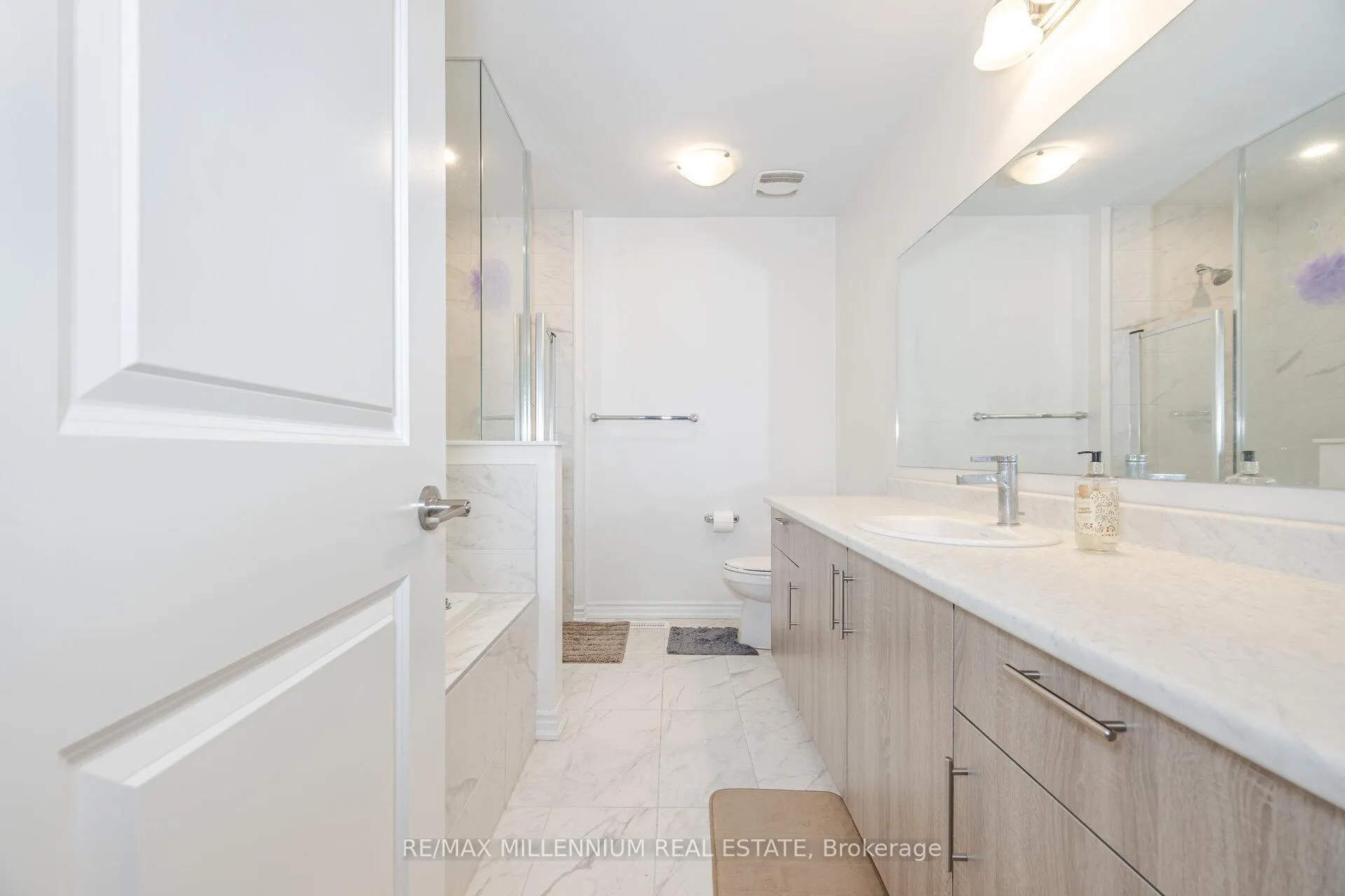 Photo 25 of 71 Gemini Drive, Barrie, Rural Barrie Southeast — HOMEH