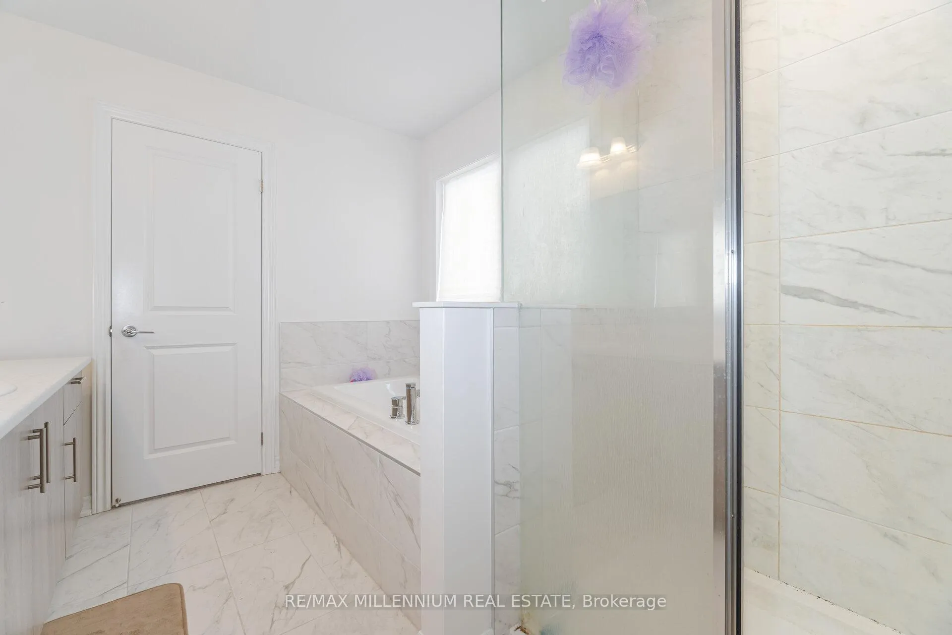 Photo 26 of 71 Gemini Drive, Barrie, Rural Barrie Southeast — HOMEH