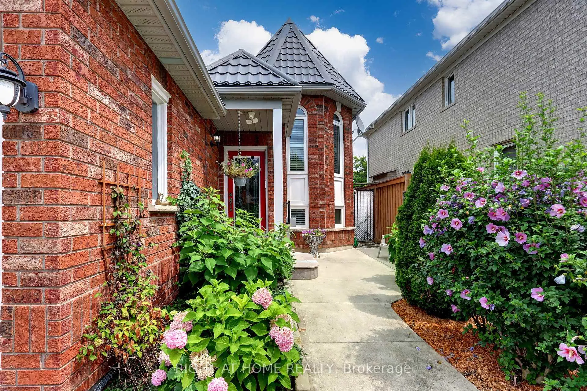 Photo 5 of 24 Huffmann Drive, Halton Hills, Georgetown — HOMEH