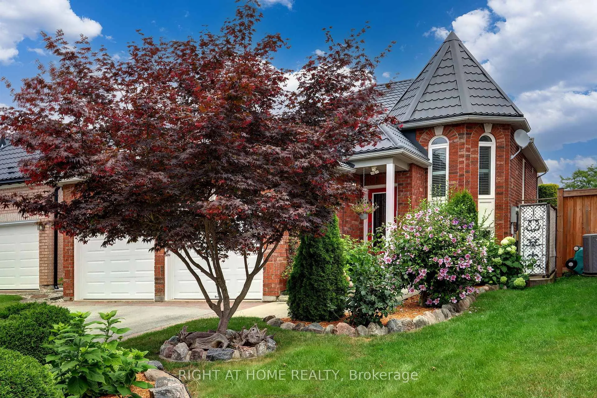 Photo 7 of 24 Huffmann Drive, Halton Hills, Georgetown — HOMEH