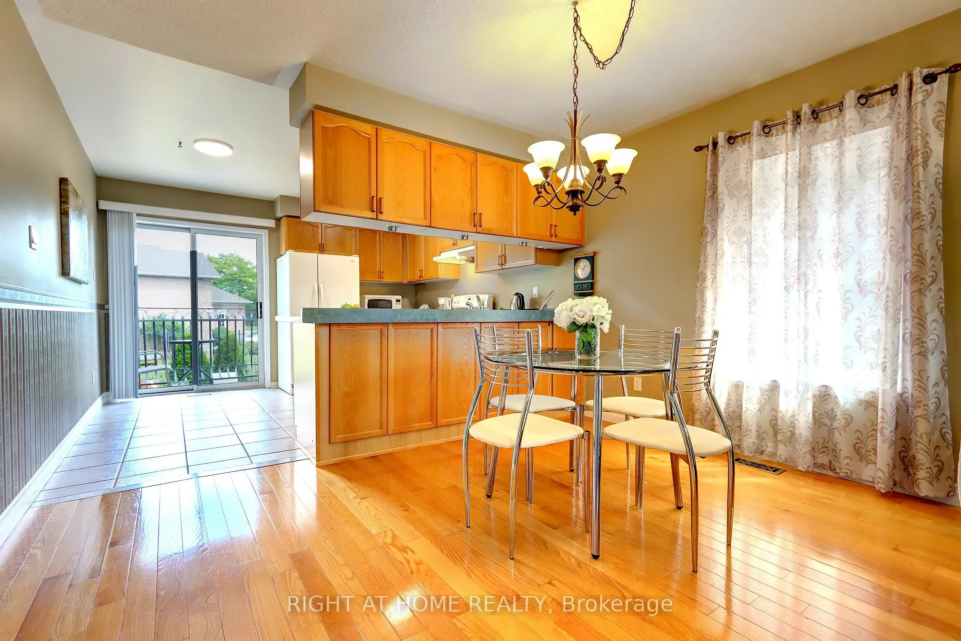 Photo 11 of 24 Huffmann Drive, Halton Hills, Georgetown — HOMEH