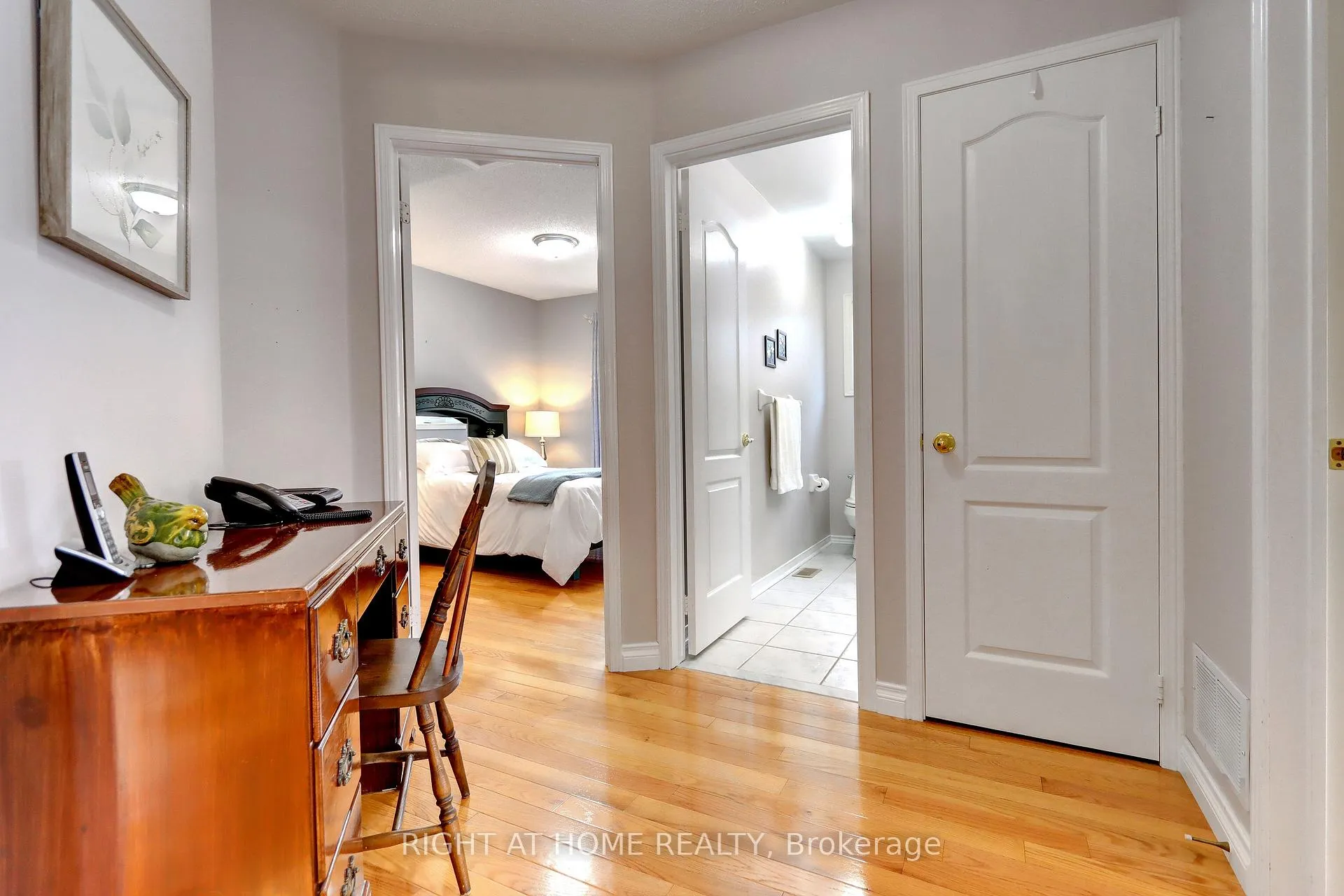 Photo 17 of 24 Huffmann Drive, Halton Hills, Georgetown — HOMEH