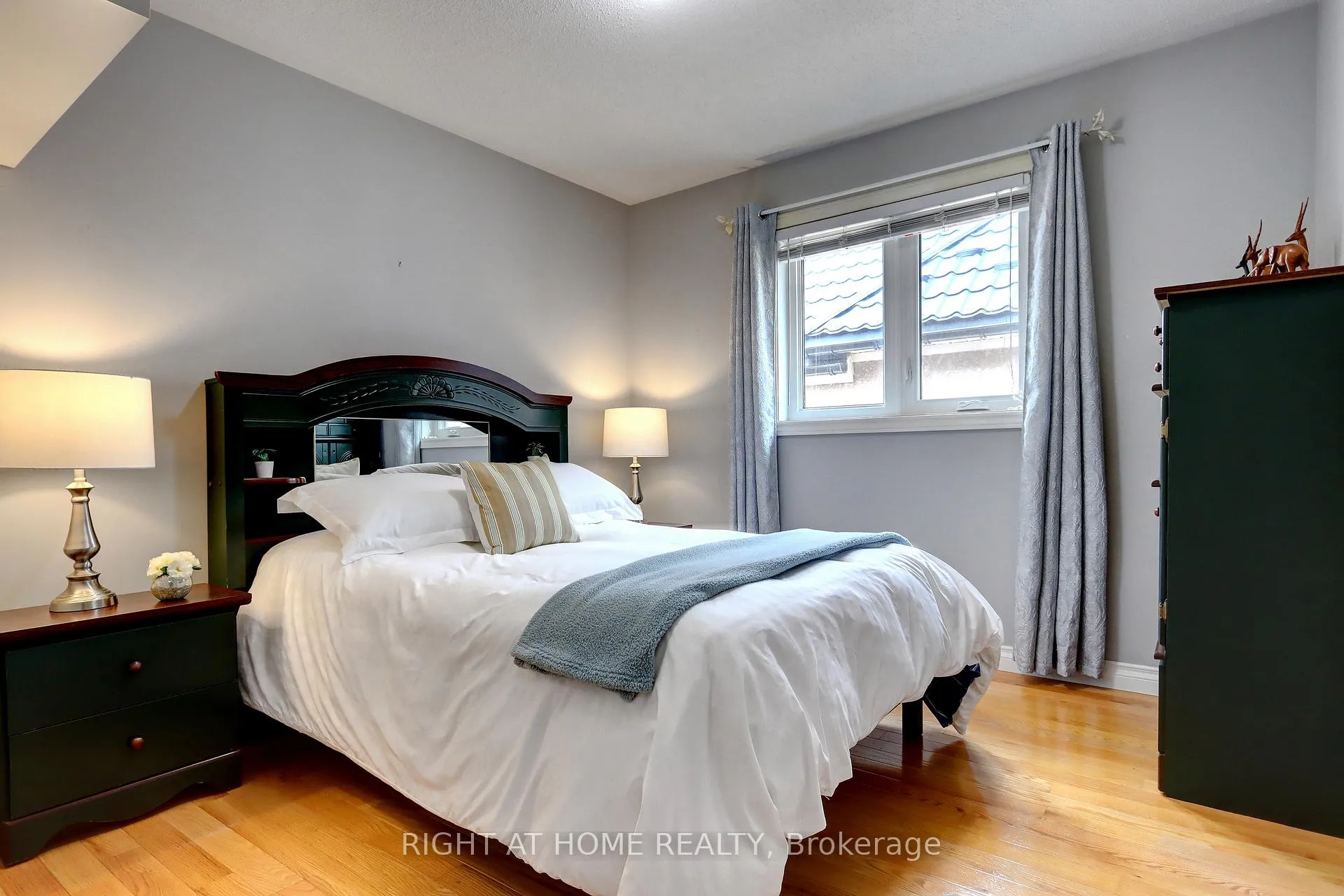 Photo 23 of 24 Huffmann Drive, Halton Hills, Georgetown — HOMEH