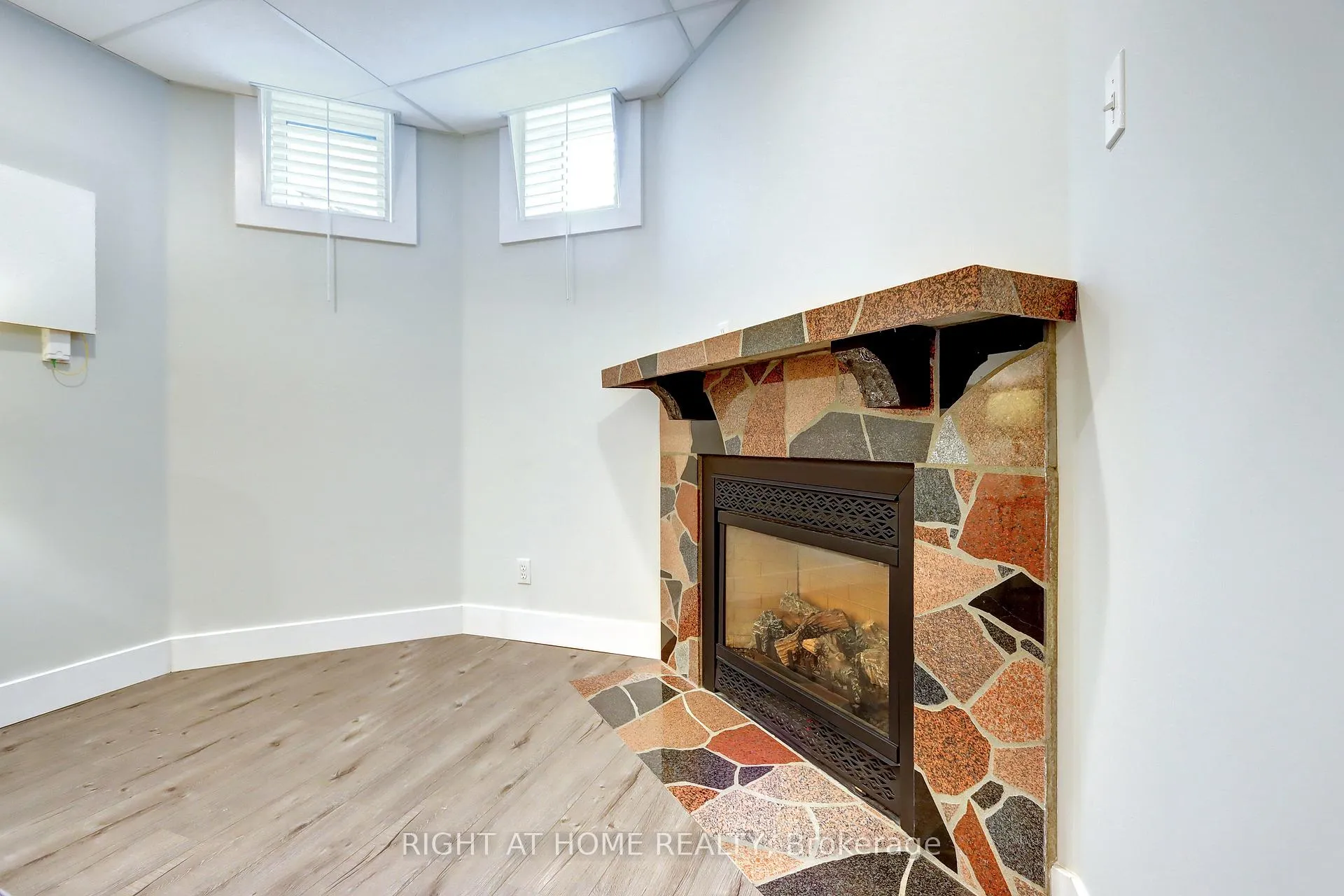 Photo 38 of 24 Huffmann Drive, Halton Hills, Georgetown — HOMEH
