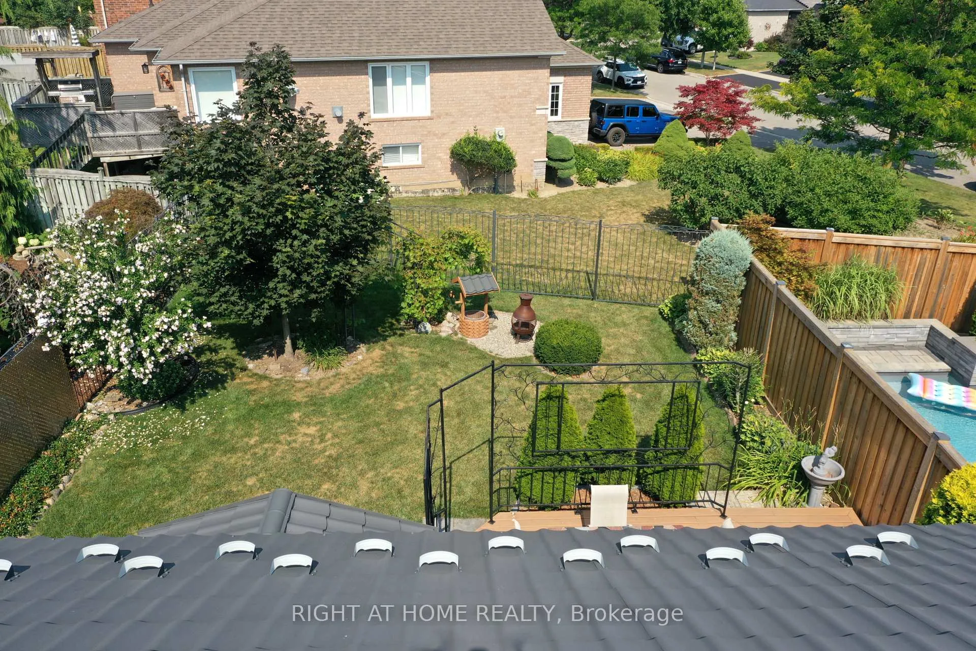 Photo 41 of 24 Huffmann Drive, Halton Hills, Georgetown — HOMEH