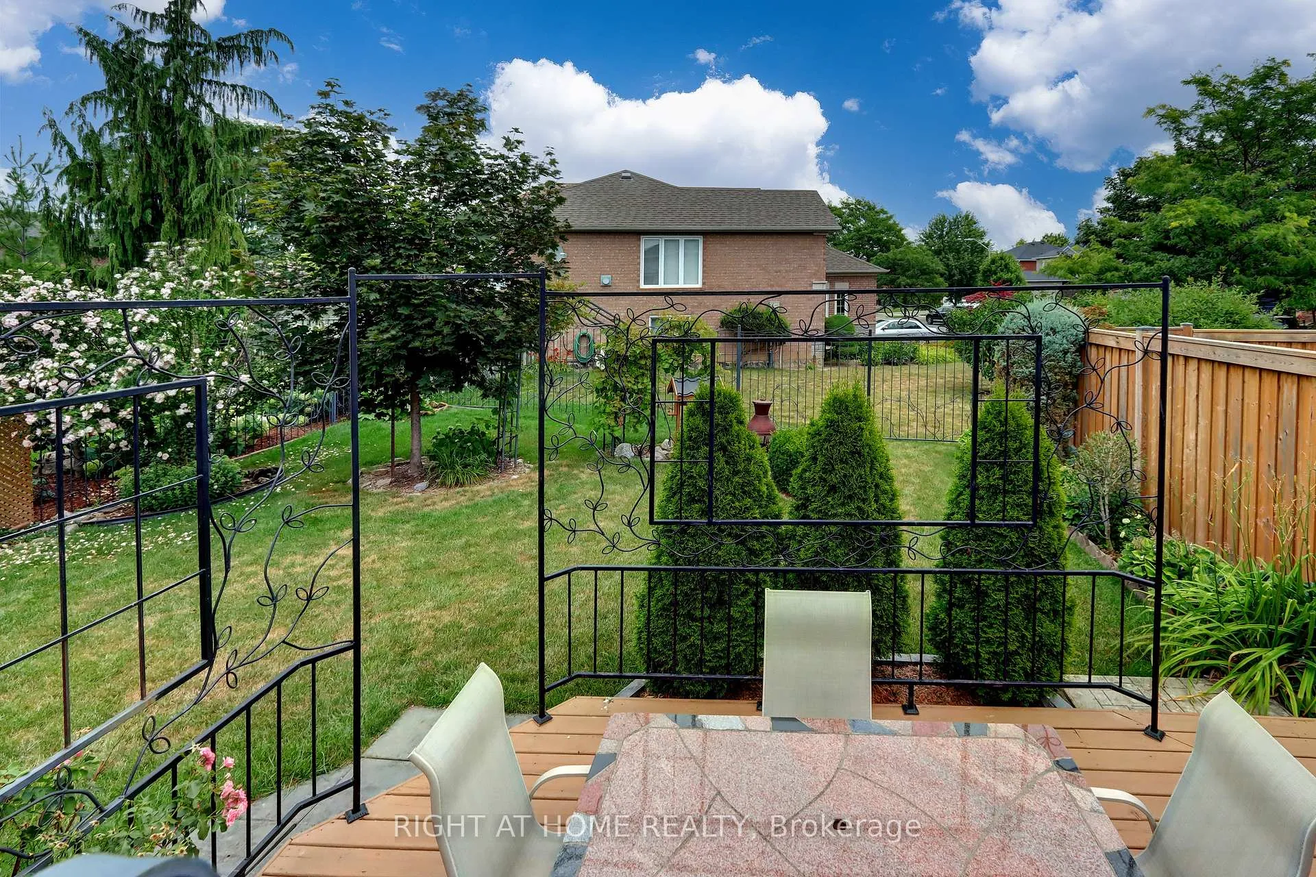 Photo 45 of 24 Huffmann Drive, Halton Hills, Georgetown — HOMEH