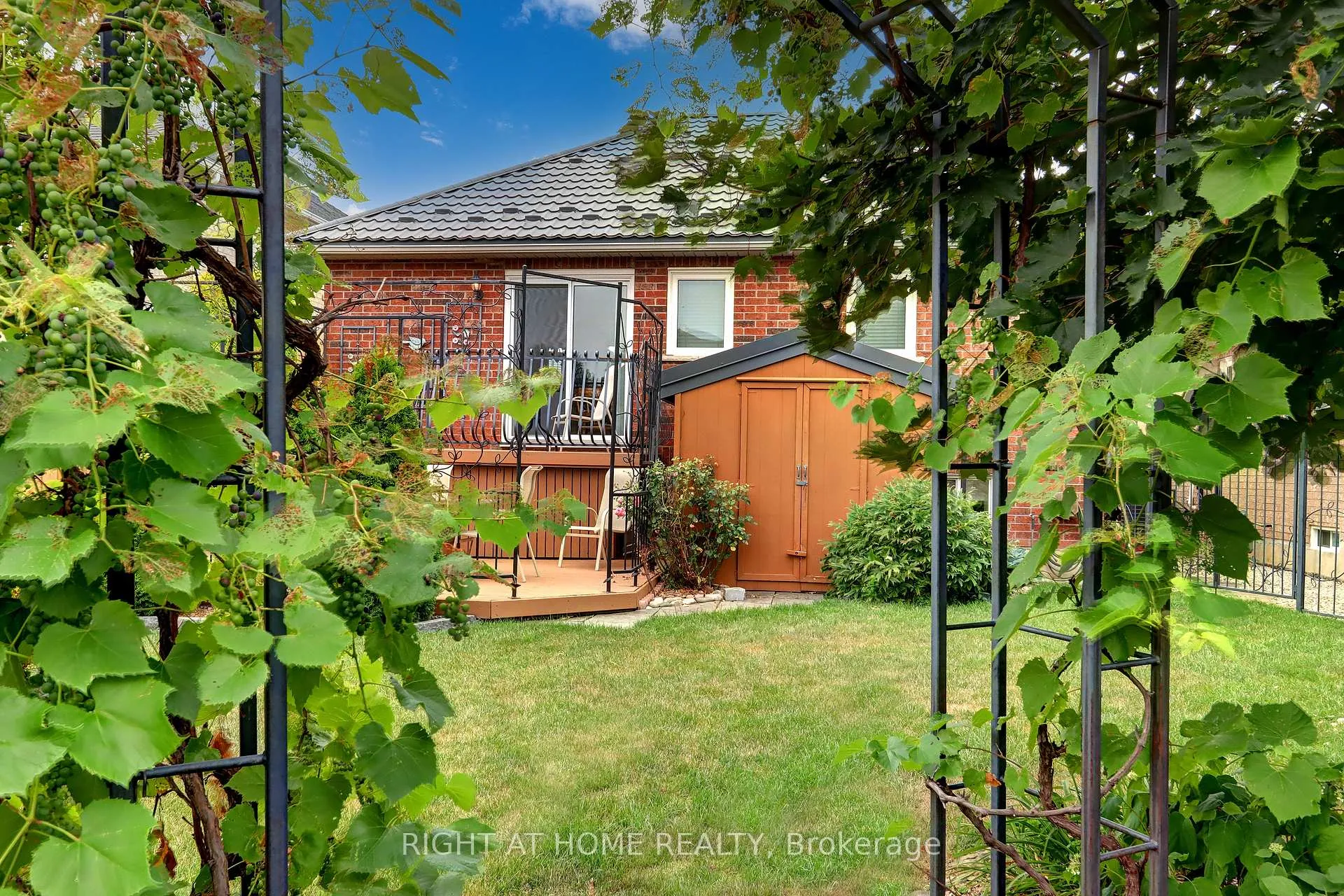 Photo 48 of 24 Huffmann Drive, Halton Hills, Georgetown — HOMEH