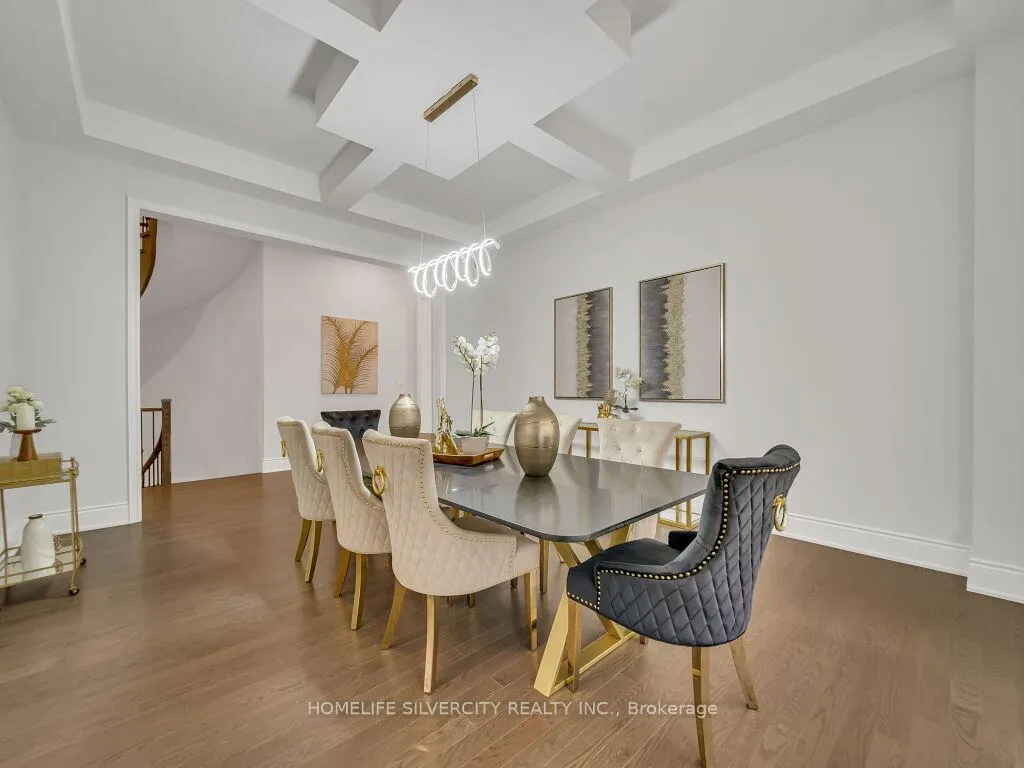 Photo 14 of 2 Endless Circle, Vaughan, Kleinburg — HOMEH