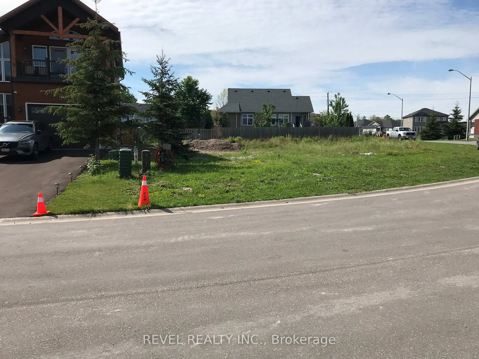 Photo 2 of 585 Oleary Lane, Tay, Victoria Harbour — HOMEH