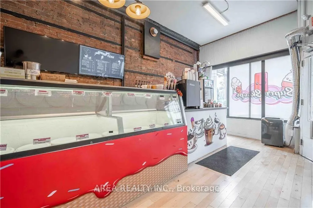 Photo 4 of 462-464 King Street W, Hamilton, Strathcona — HOMEH