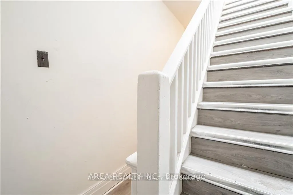 Photo 11 of 462-464 King Street W, Hamilton, Strathcona — HOMEH