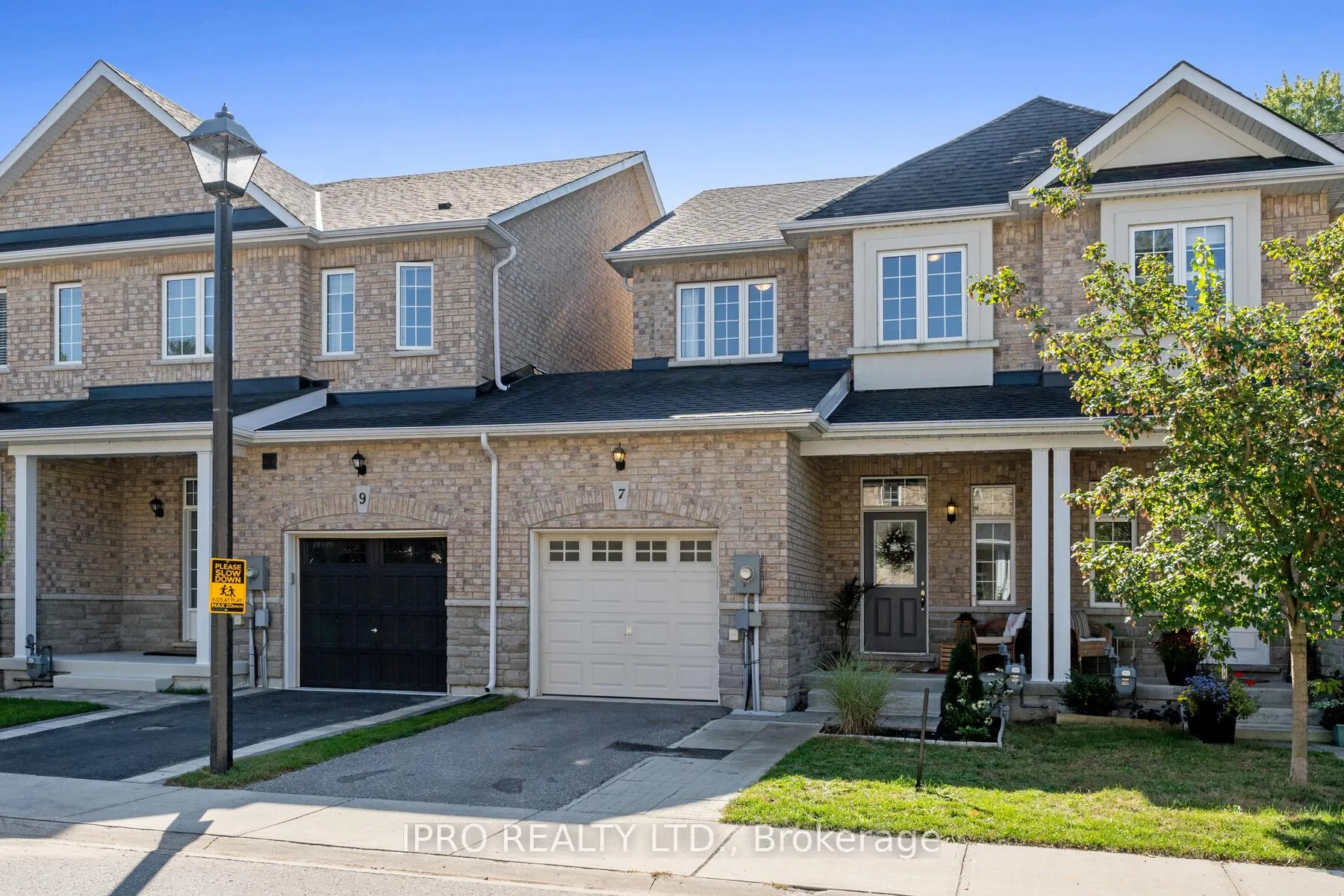 Photo 2 of 7 Blasi Court, Wasaga Beach — HOMEH