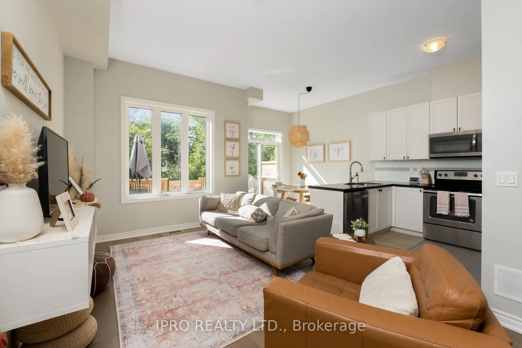 Photo 9 of 7 Blasi Court, Wasaga Beach — HOMEH