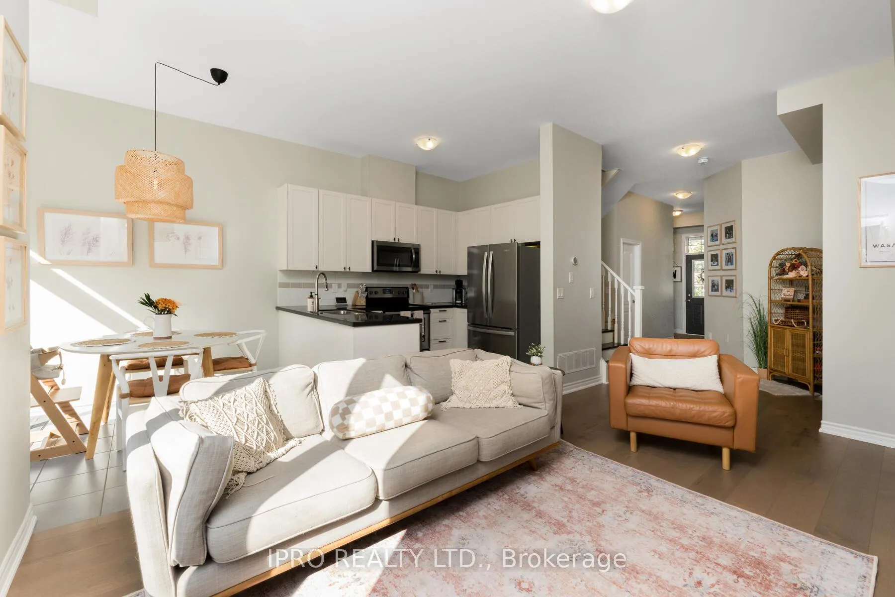 Photo 11 of 7 Blasi Court, Wasaga Beach — HOMEH