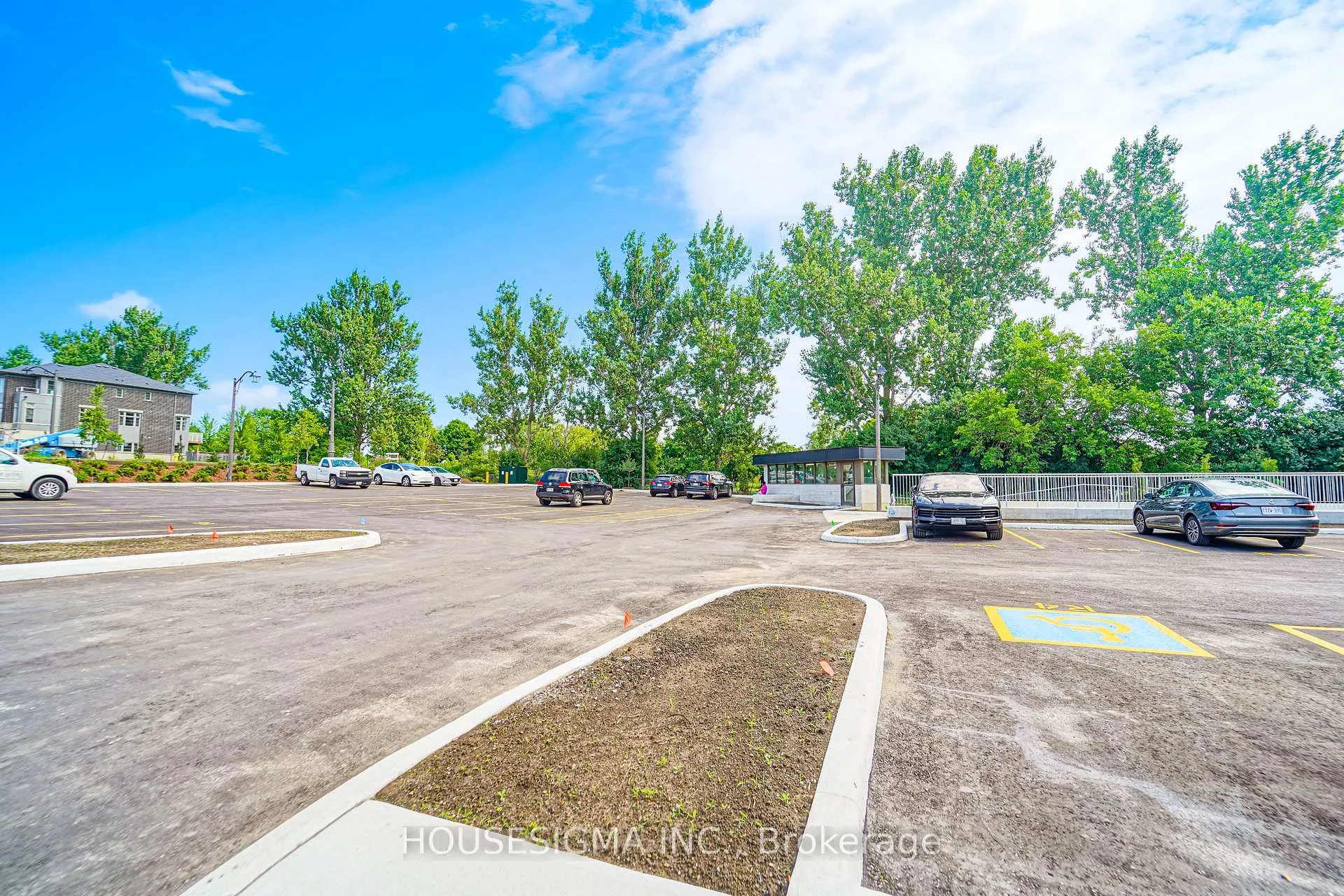 Photo 12 of Unit 329, 385 Arctic Red Drive, Oshawa, Windfields — HOMEH