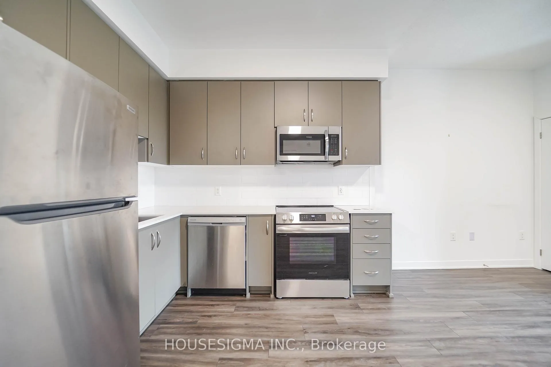 Photo 19 of Unit 329, 385 Arctic Red Drive, Oshawa, Windfields — HOMEH