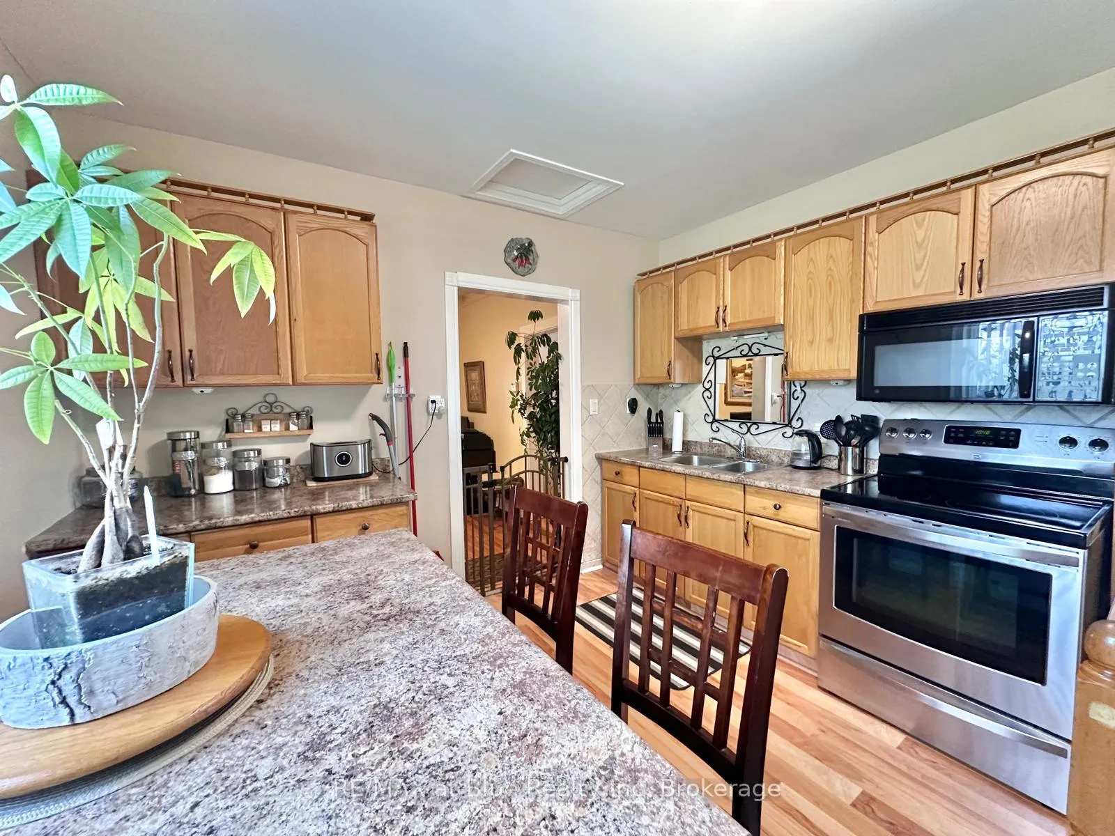 Photo 12 of 77 Harmony Avenue, Hamilton, Hamilton Beach — HOMEH