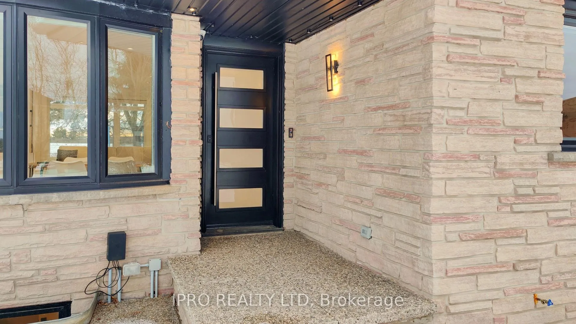 Photo 4 of 13890 Kennedy Road N, Caledon, Inglewood — HOMEH
