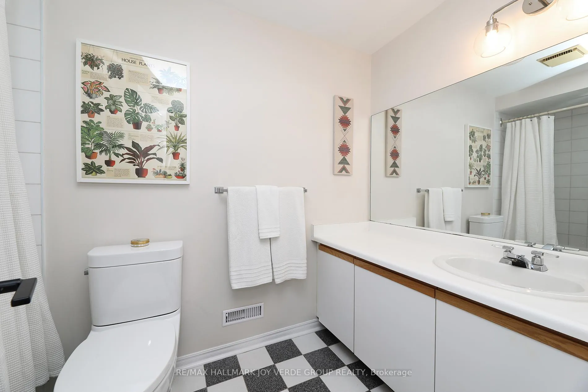 Photo 21 of 2 Torbrick Road, Toronto, Greenwood-Coxwell — HOMEH
