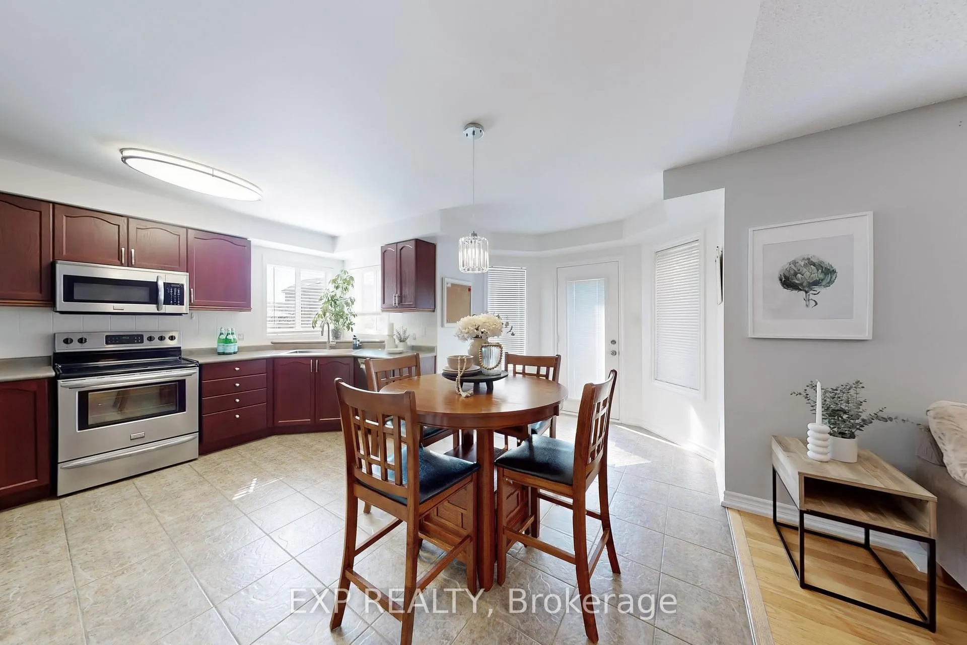 Photo 5 of 1511 Ceresino Crescent, Innisfil, Alcona — HOMEH