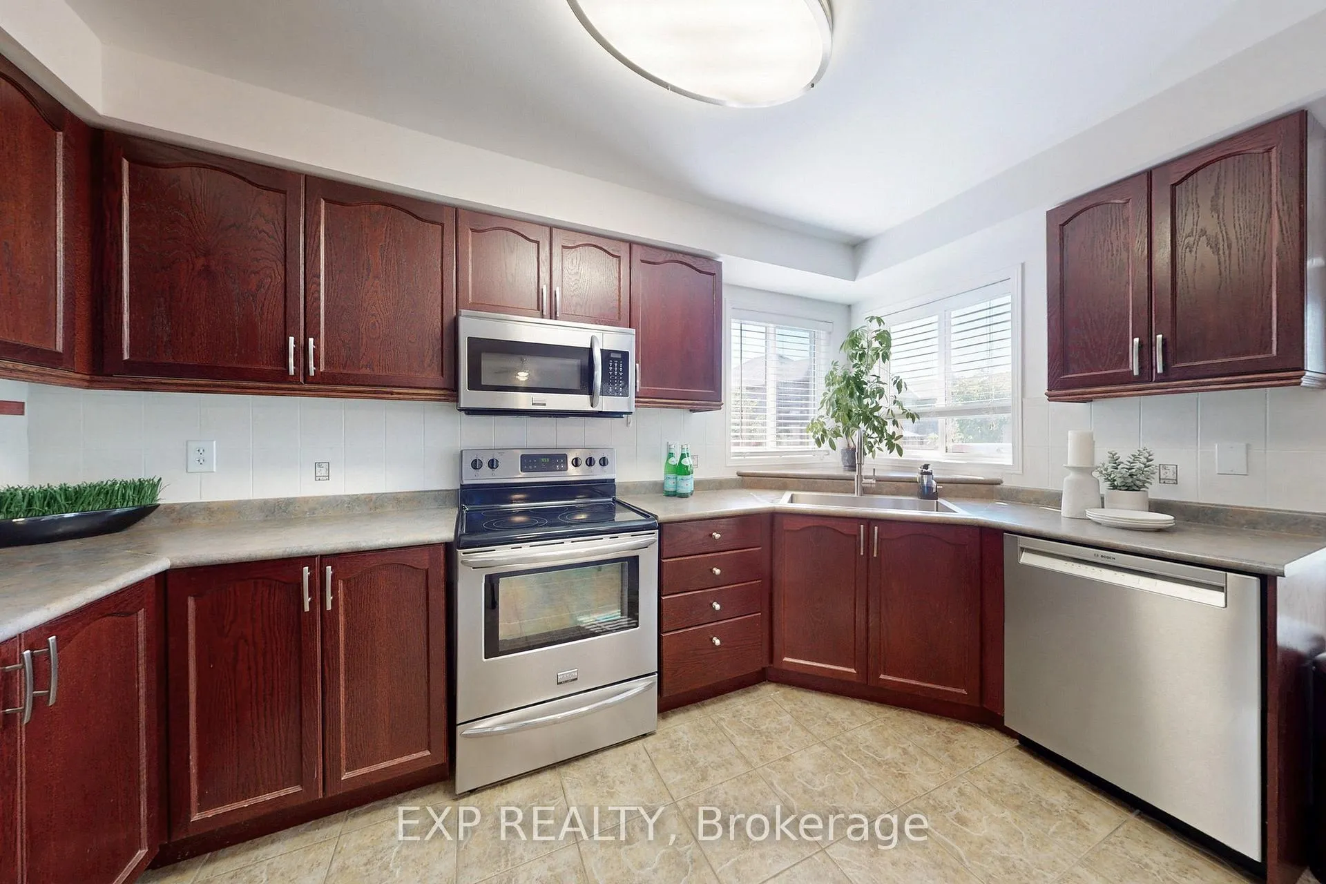 Photo 6 of 1511 Ceresino Crescent, Innisfil, Alcona — HOMEH