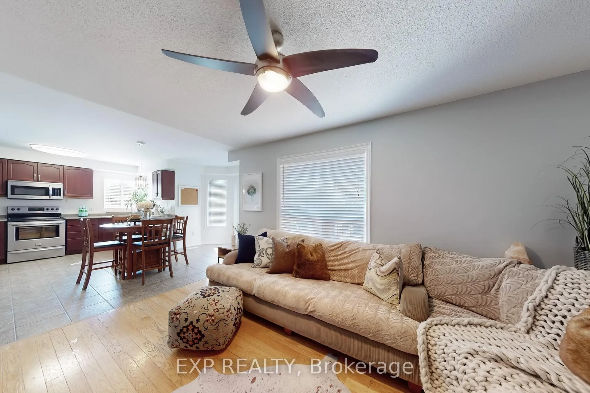Photo 8 of 1511 Ceresino Crescent, Innisfil, Alcona — HOMEH