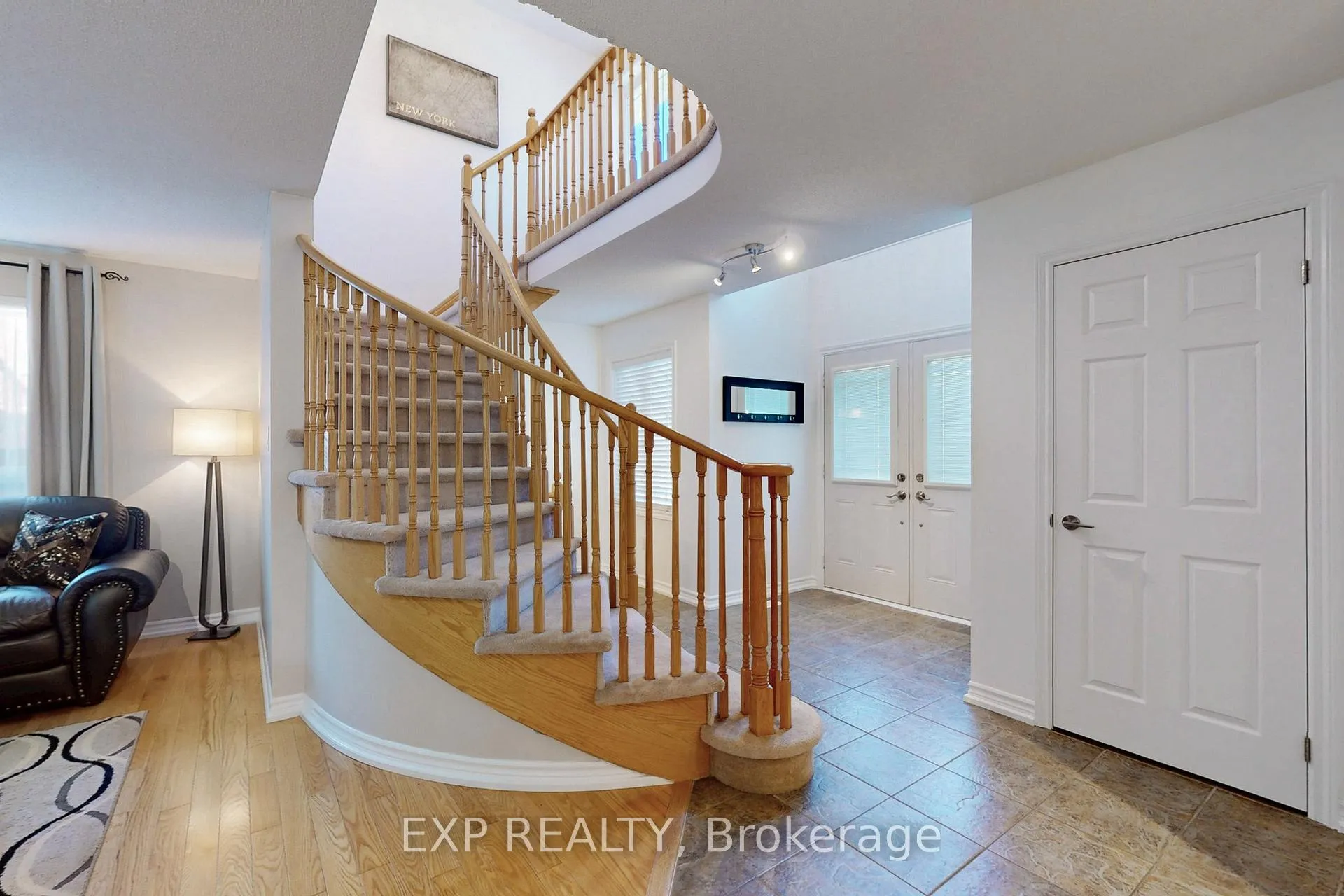 Photo 10 of 1511 Ceresino Crescent, Innisfil, Alcona — HOMEH