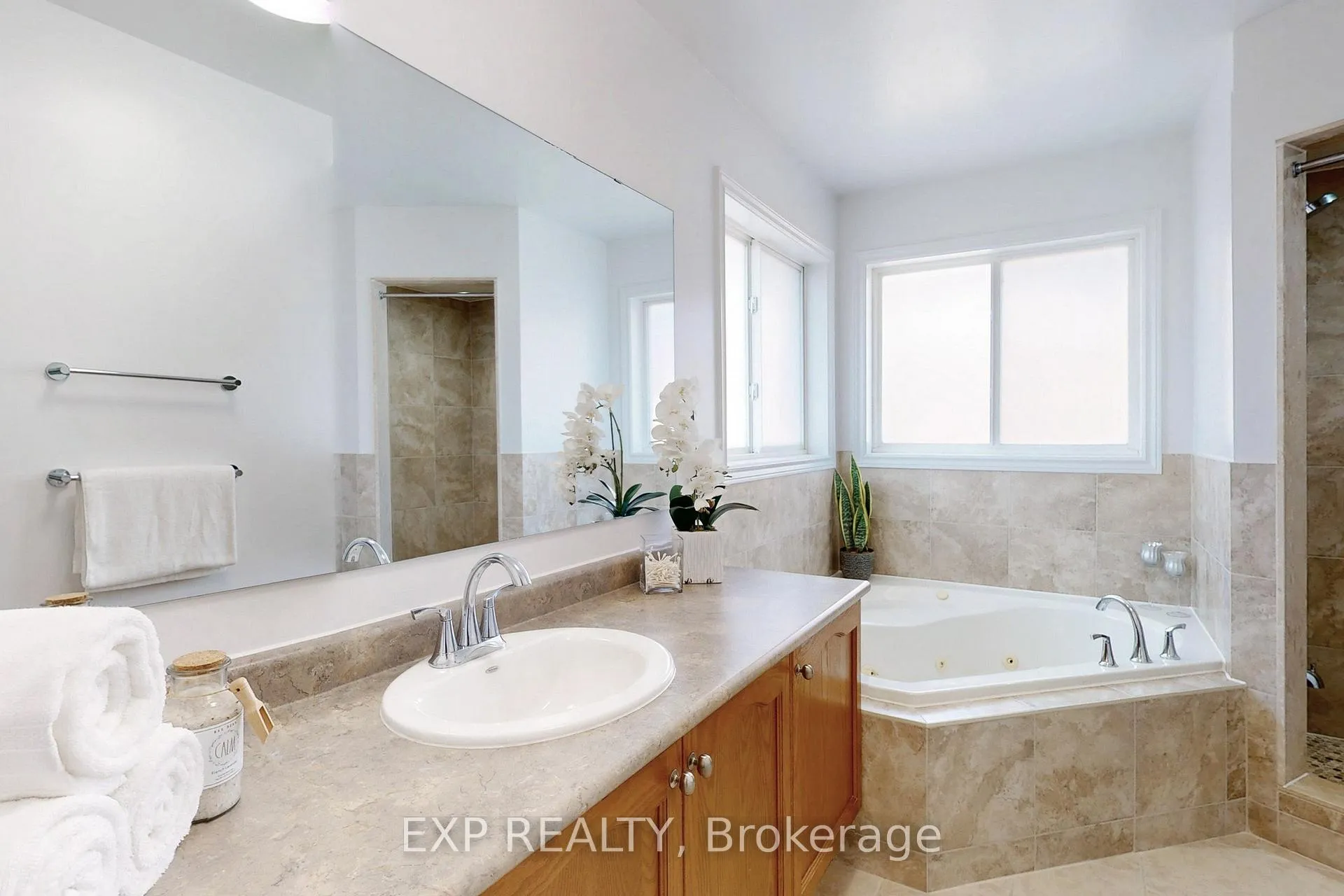 Photo 12 of 1511 Ceresino Crescent, Innisfil, Alcona — HOMEH