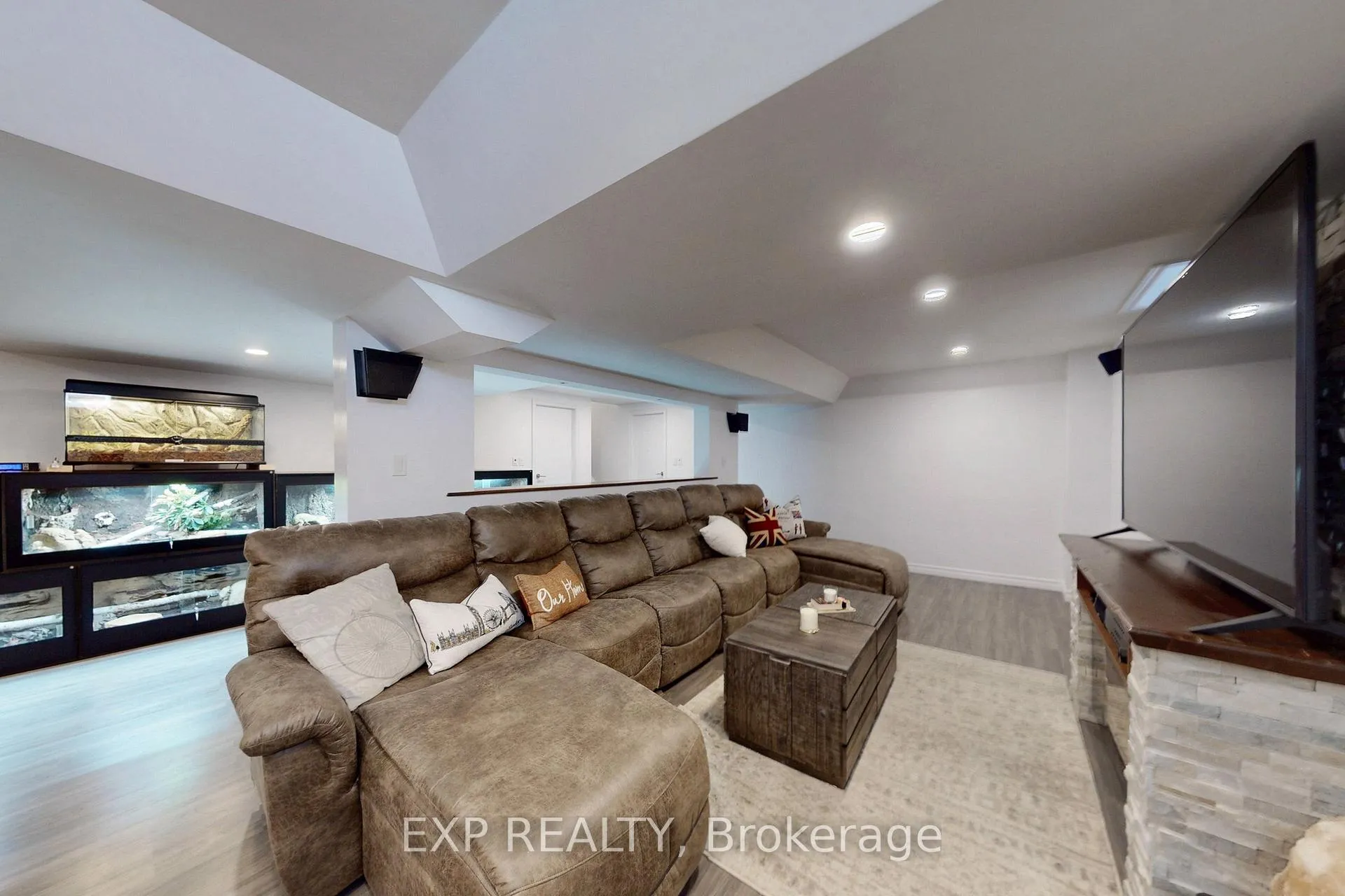 Photo 18 of 1511 Ceresino Crescent, Innisfil, Alcona — HOMEH