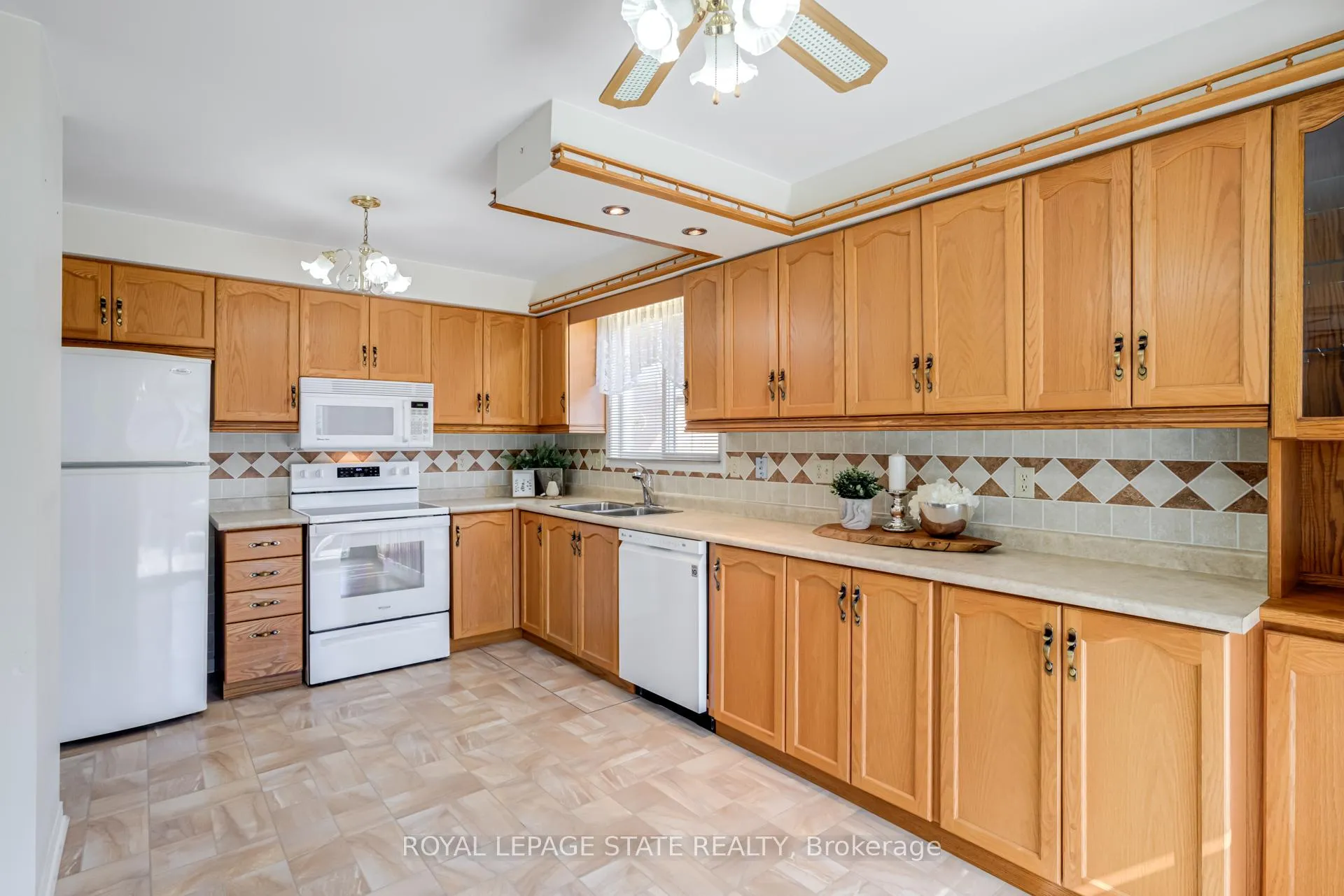 Photo 16 of 1357 Upper Sherman Avenue, Hamilton, Randall — HOMEH