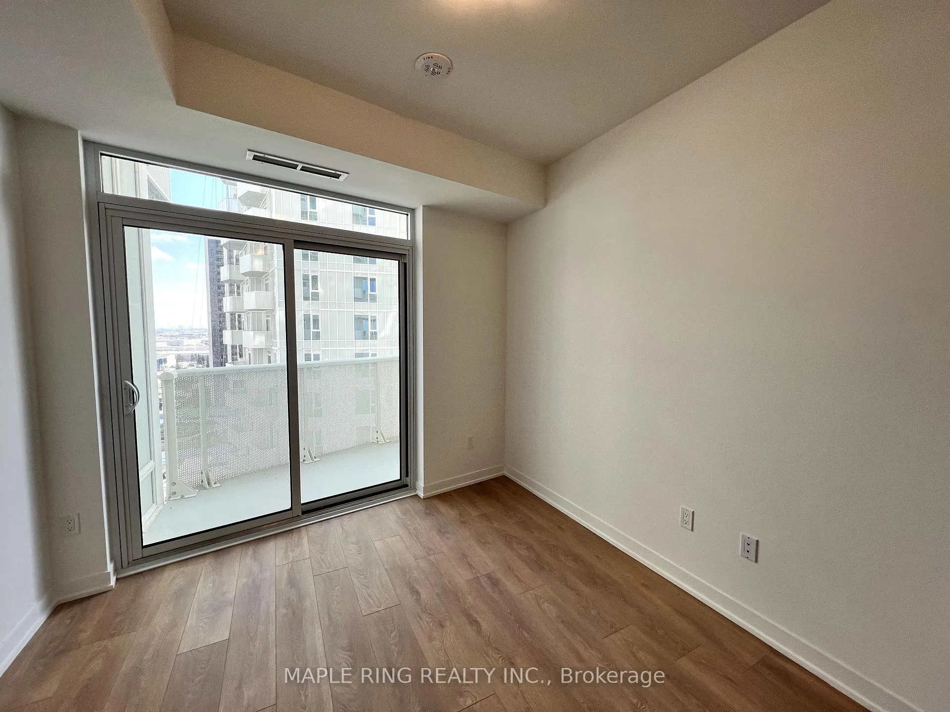 Photo 5 of Unit 1132, 498 Caldari Road, Vaughan, Concord — HOMEH