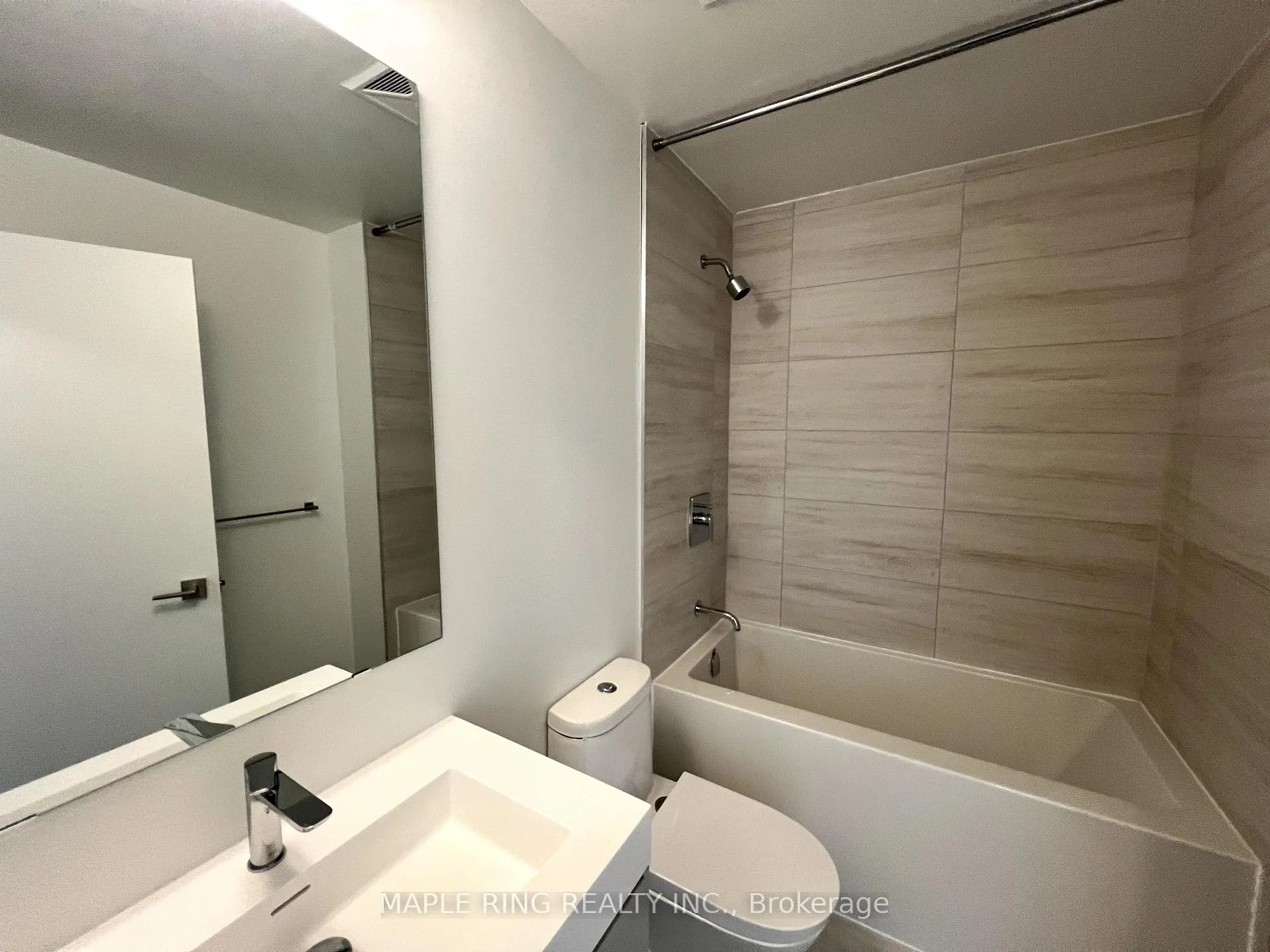 Photo 6 of Unit 1132, 498 Caldari Road, Vaughan, Concord — HOMEH