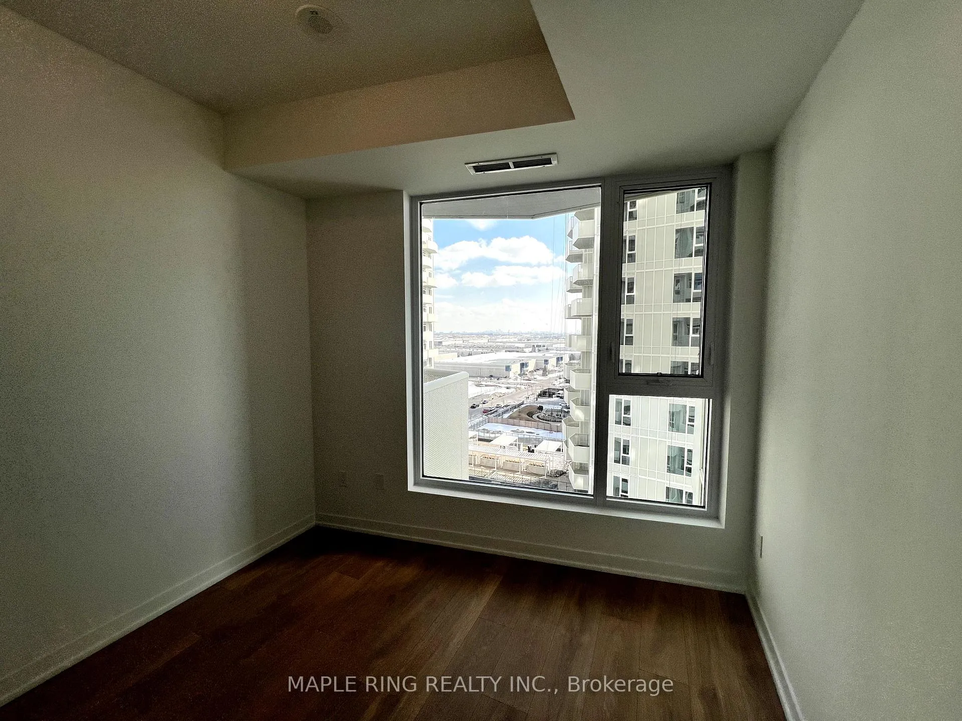 Photo 9 of Unit 1132, 498 Caldari Road, Vaughan, Concord — HOMEH