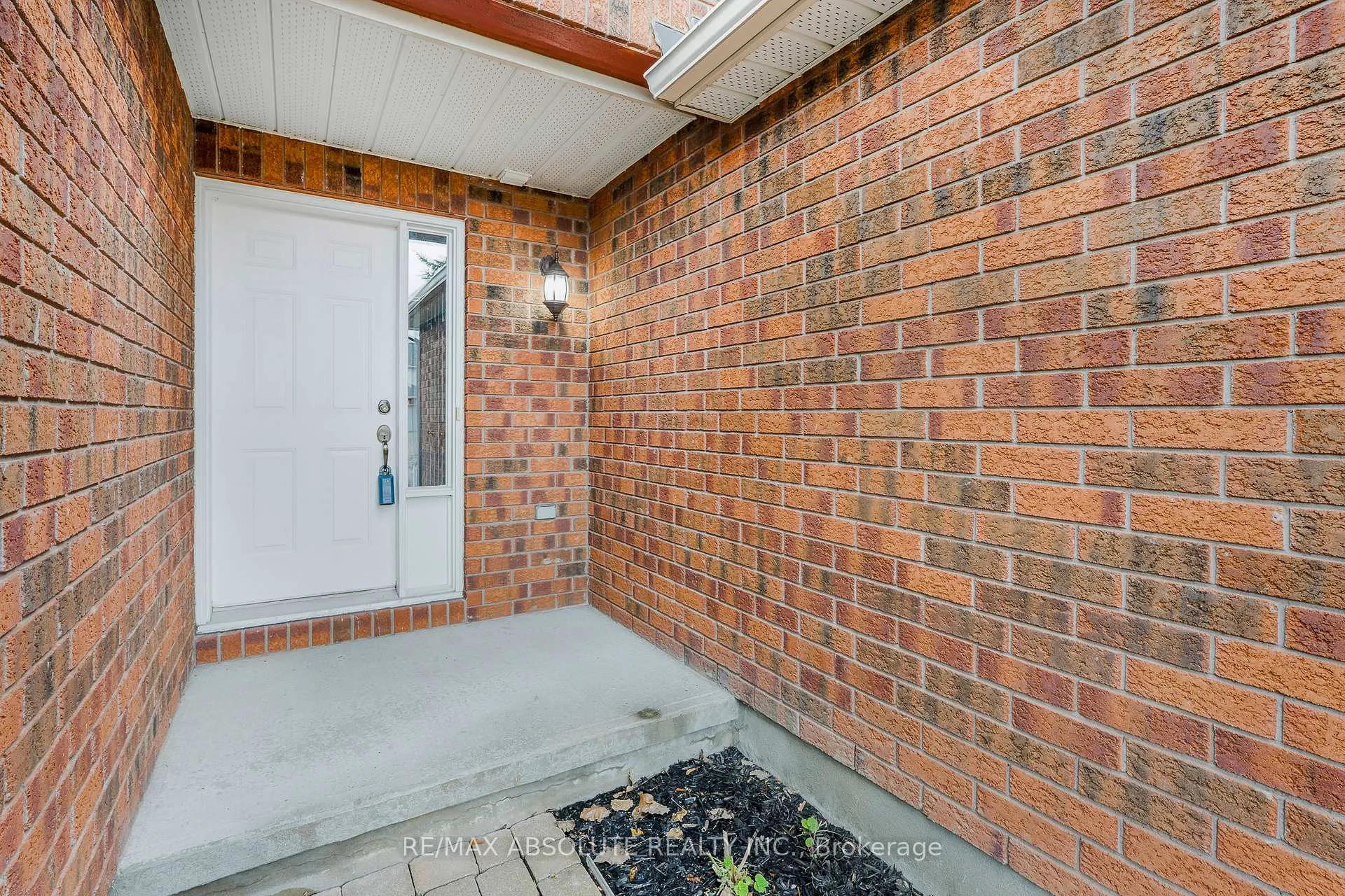Photo 2 of 11 Foxden Place, Ottawa, Hunt Club Park — HOMEH