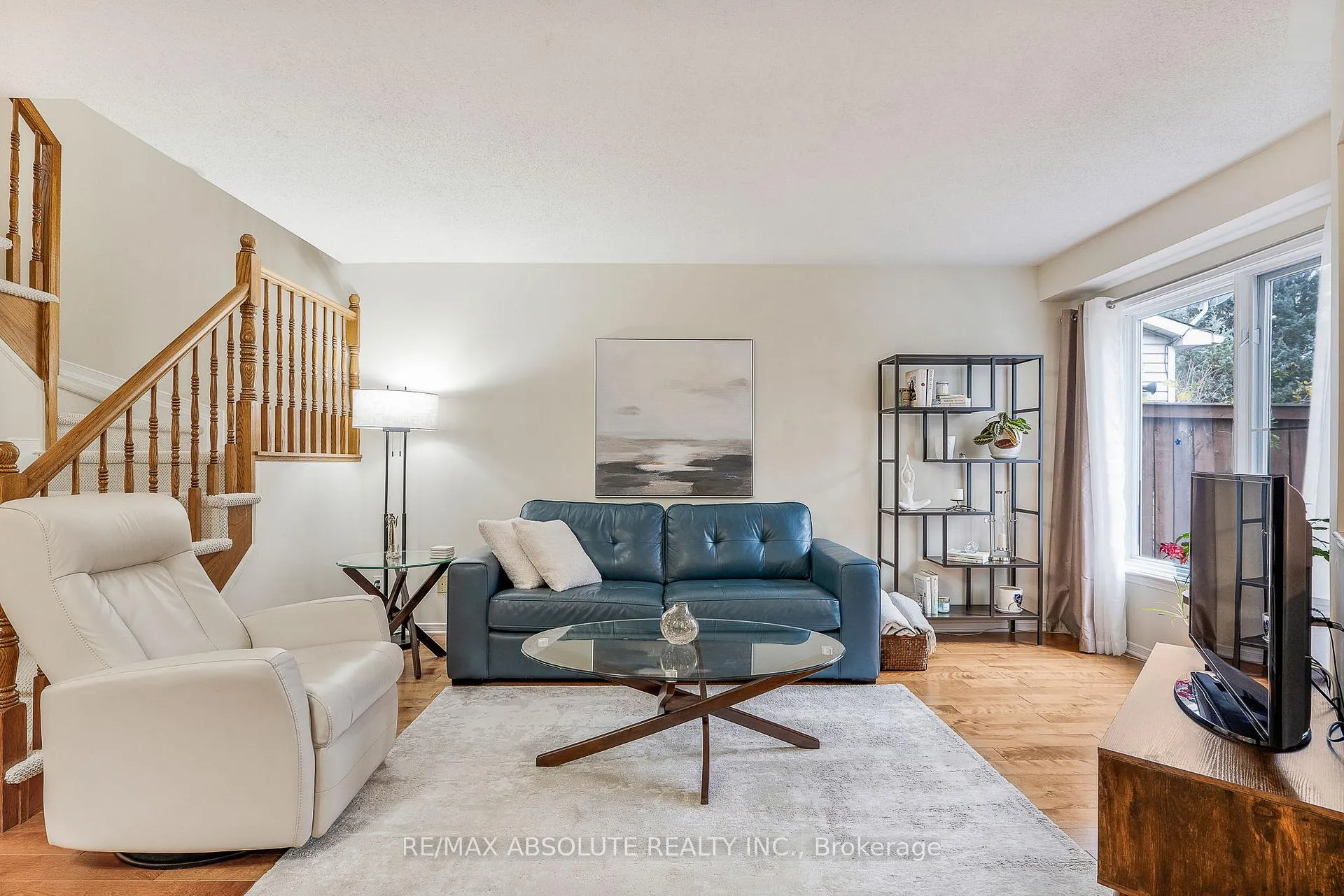 Photo 5 of 11 Foxden Place, Ottawa, Hunt Club Park — HOMEH