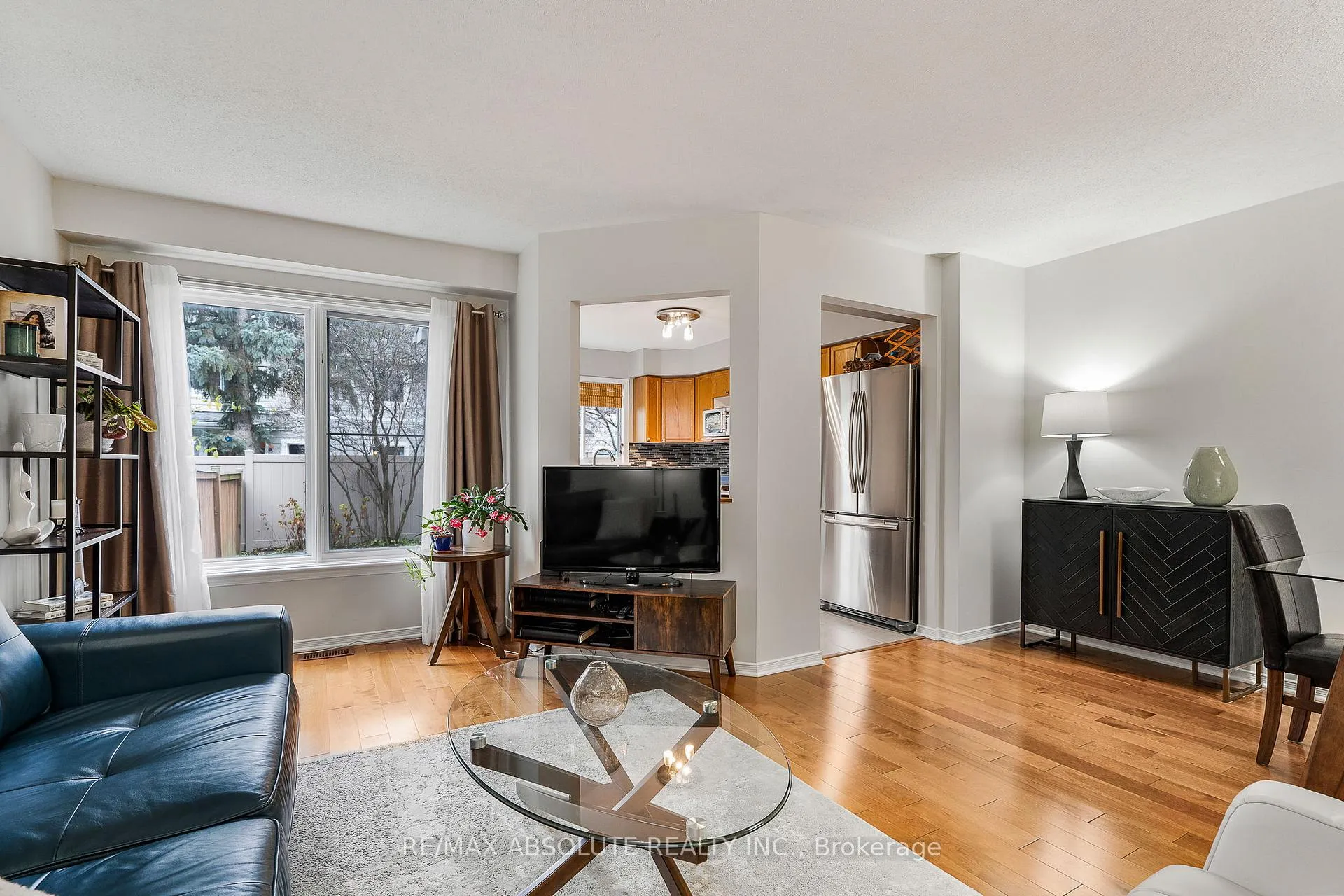 Photo 6 of 11 Foxden Place, Ottawa, Hunt Club Park — HOMEH