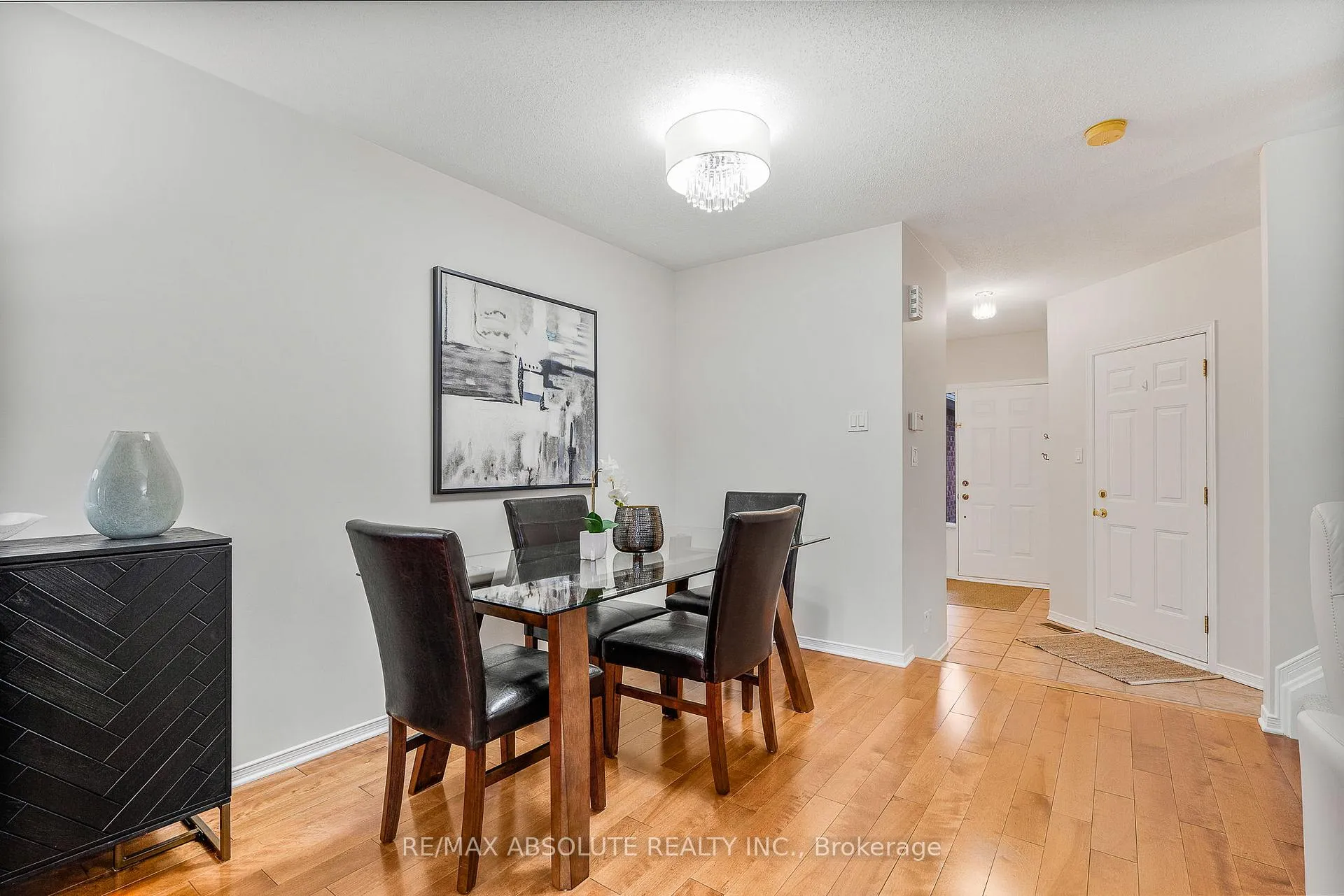 Photo 7 of 11 Foxden Place, Ottawa, Hunt Club Park — HOMEH