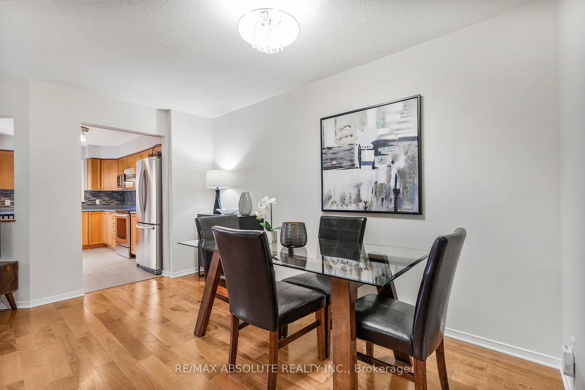 Photo 8 of 11 Foxden Place, Ottawa, Hunt Club Park — HOMEH