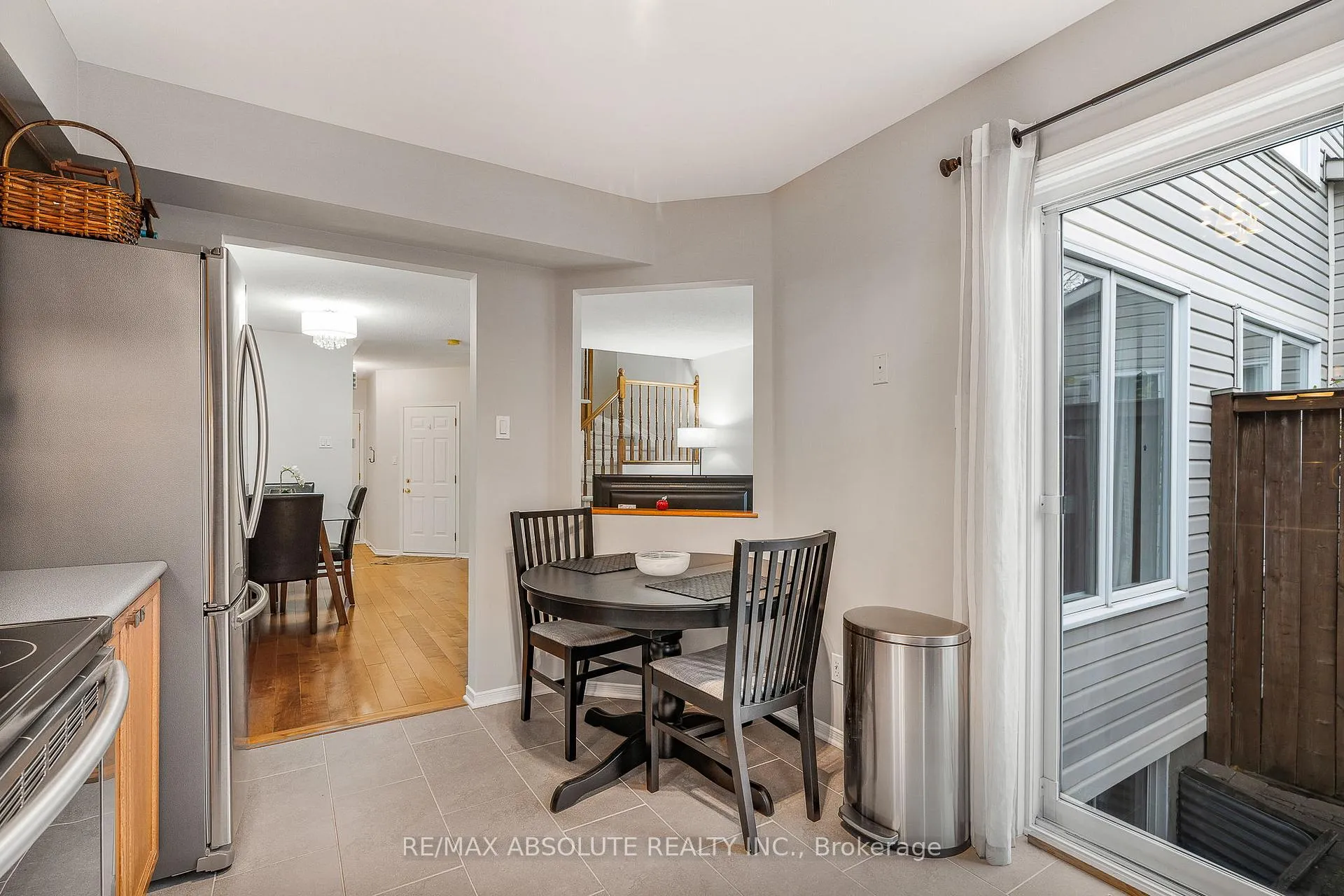 Photo 12 of 11 Foxden Place, Ottawa, Hunt Club Park — HOMEH