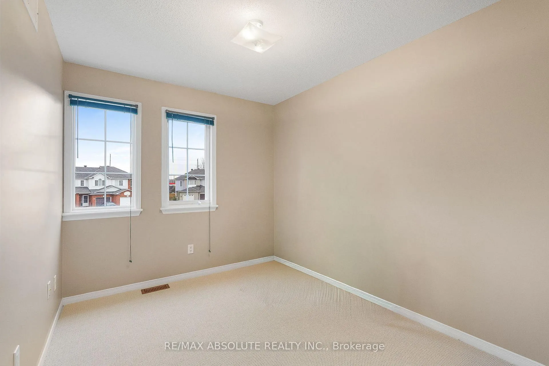 Photo 19 of 11 Foxden Place, Ottawa, Hunt Club Park — HOMEH