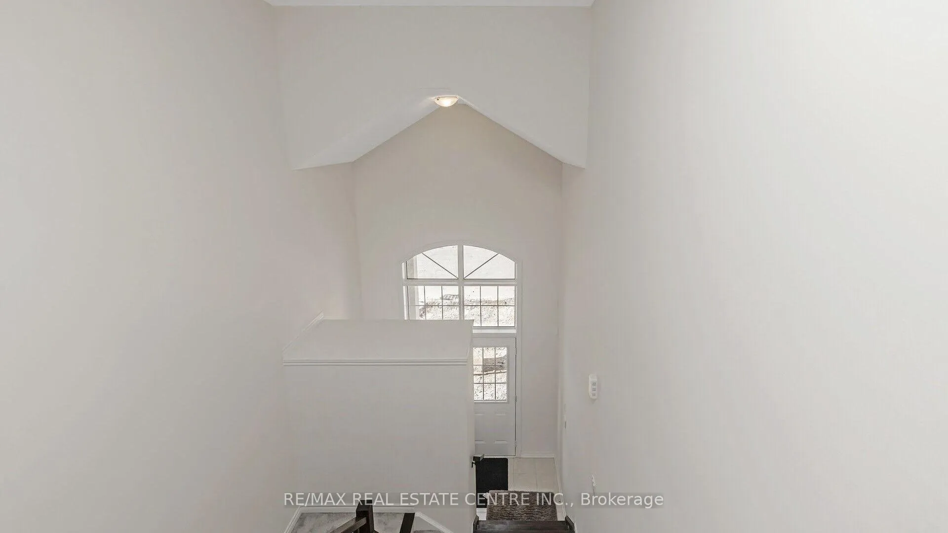 Photo 5 of 53 George Brier Drive E, Brant, Paris — HOMEH