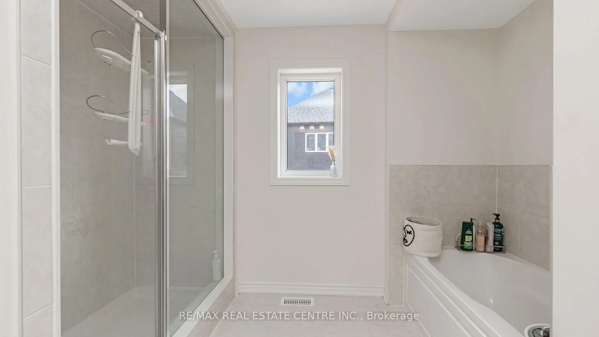 Photo 35 of 53 George Brier Drive E, Brant, Paris — HOMEH
