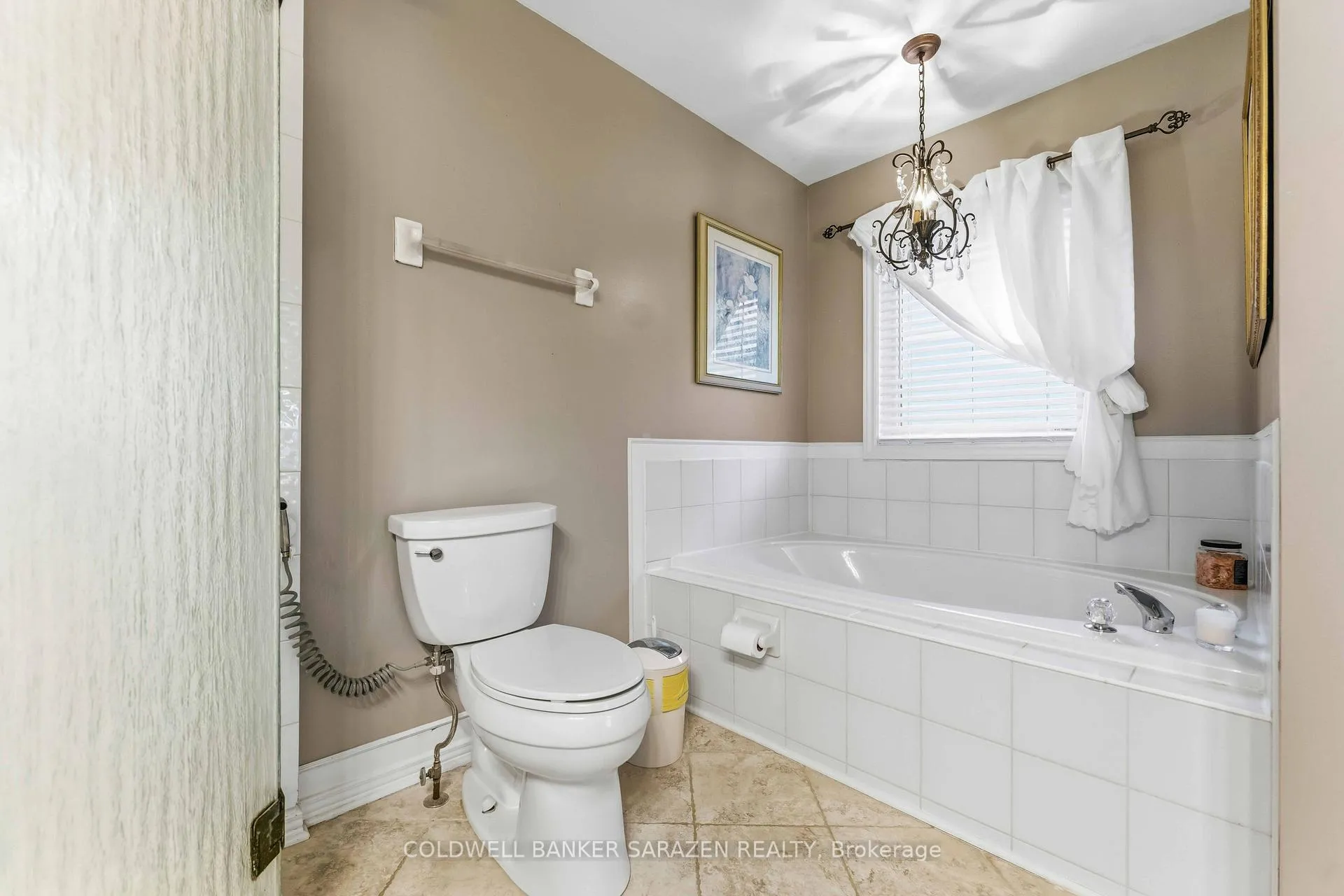 Photo 17 of 734 Rolling River Crescent, Ottawa, Riverside South/Gloucester Glen — HOMEH